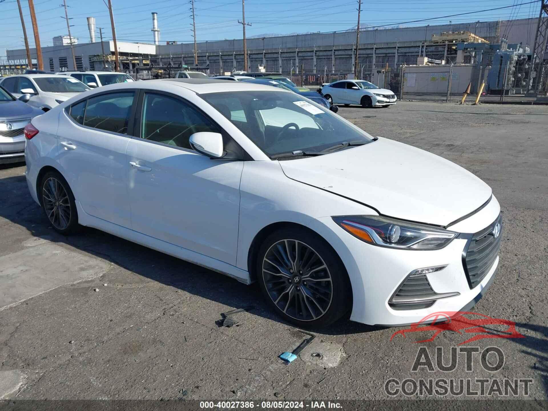 HYUNDAI ELANTRA 2018 - KMHD04LB8JU528123