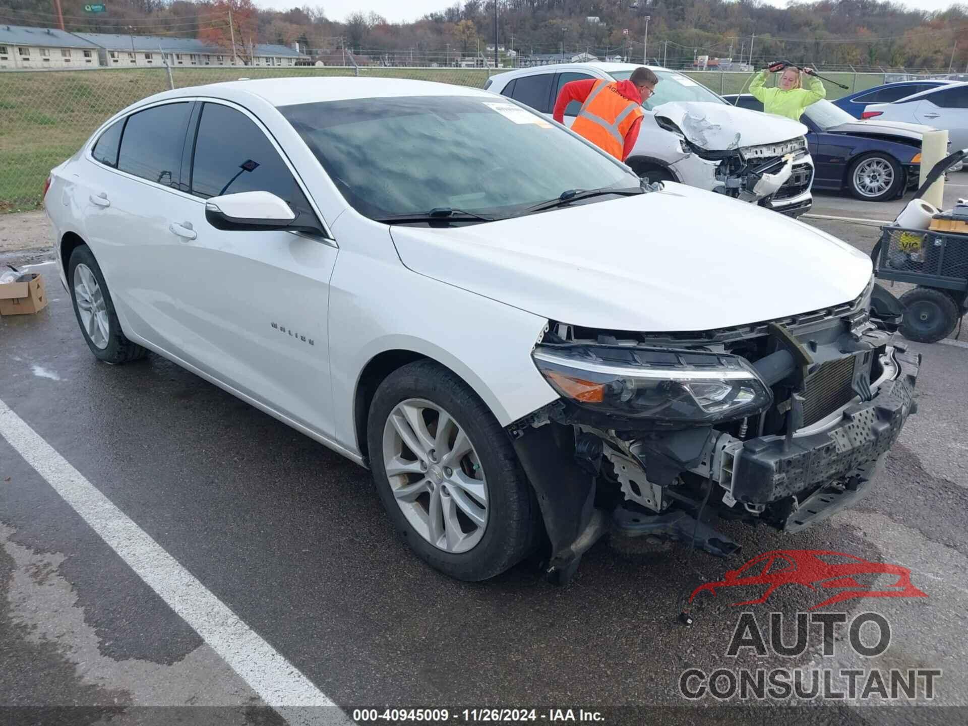 CHEVROLET MALIBU 2017 - 1G1ZE5ST4HF238318