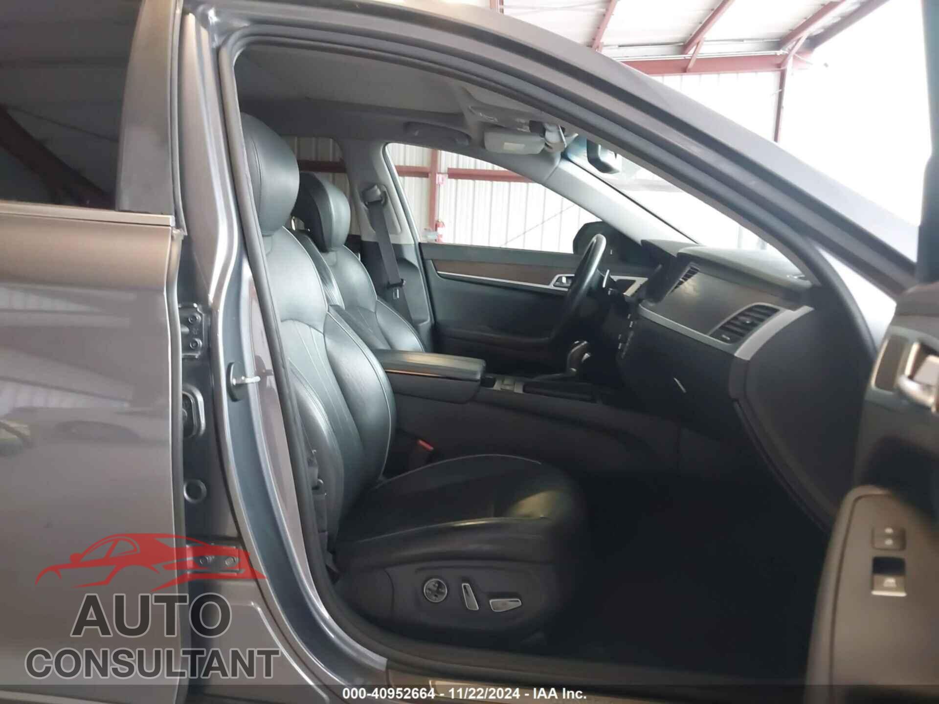 HYUNDAI GENESIS 2015 - KMHGN4JF2FU085253