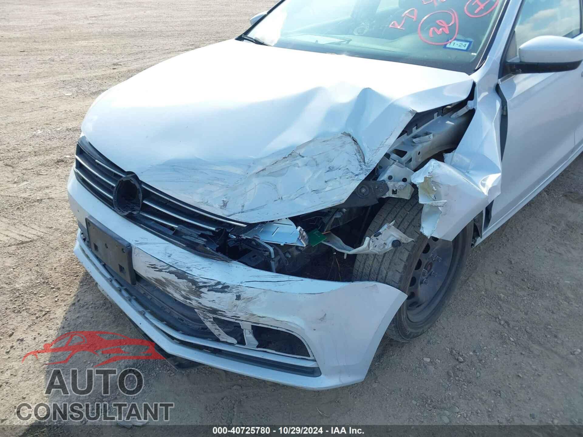 VOLKSWAGEN JETTA 2017 - 3VW2B7AJ9HM381789