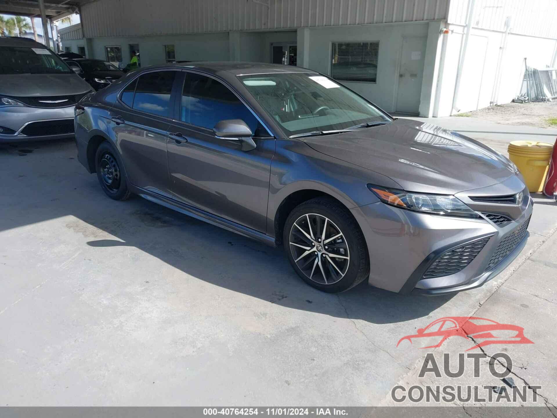 TOYOTA CAMRY 2023 - 4T1G11AK8PU815952
