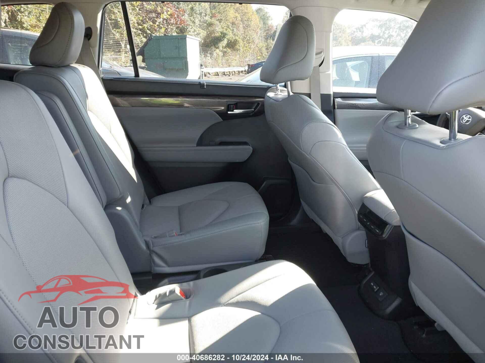 TOYOTA HIGHLANDER 2023 - 5TDKDRAH9PS026187