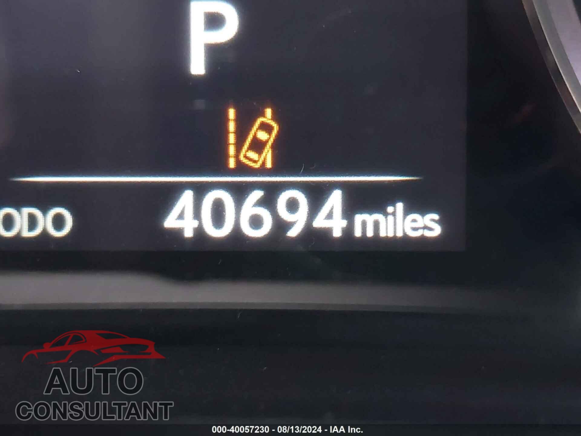 LEXUS IS 300 2018 - JTHBA1D21J5080595