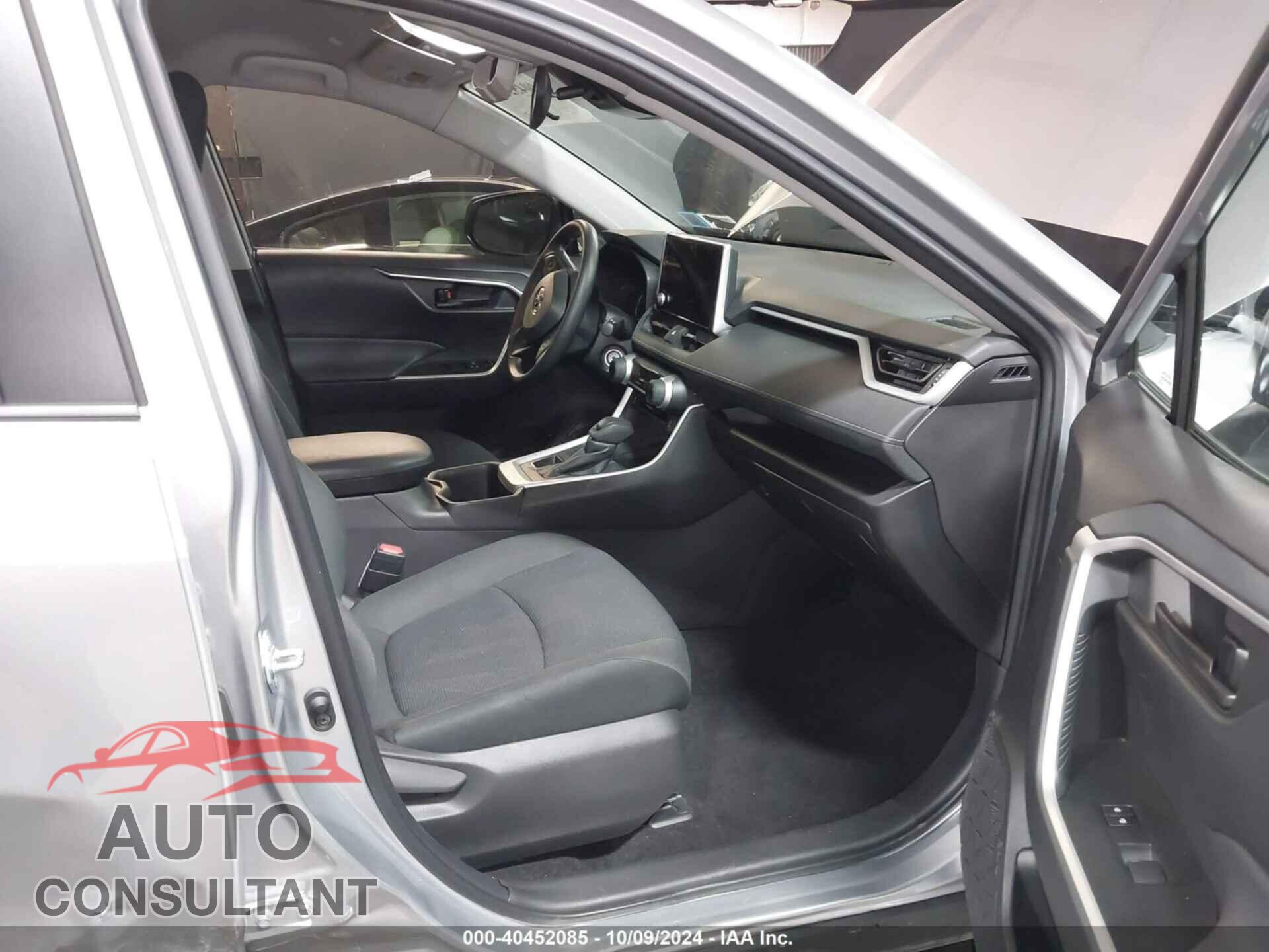 TOYOTA RAV4 2024 - 2T3F1RFV2RC430766