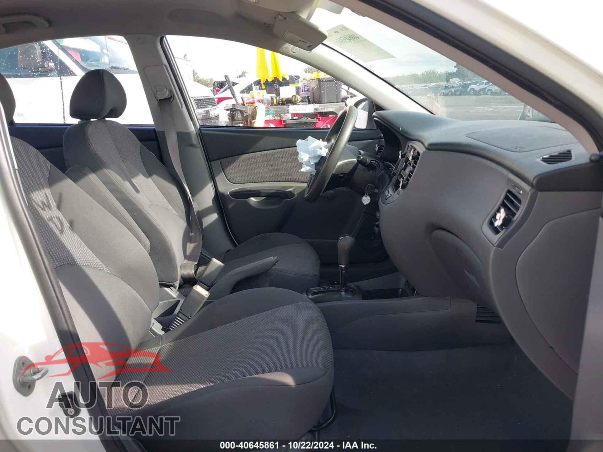 KIA RIO 2011 - KNADH4A35B6932881