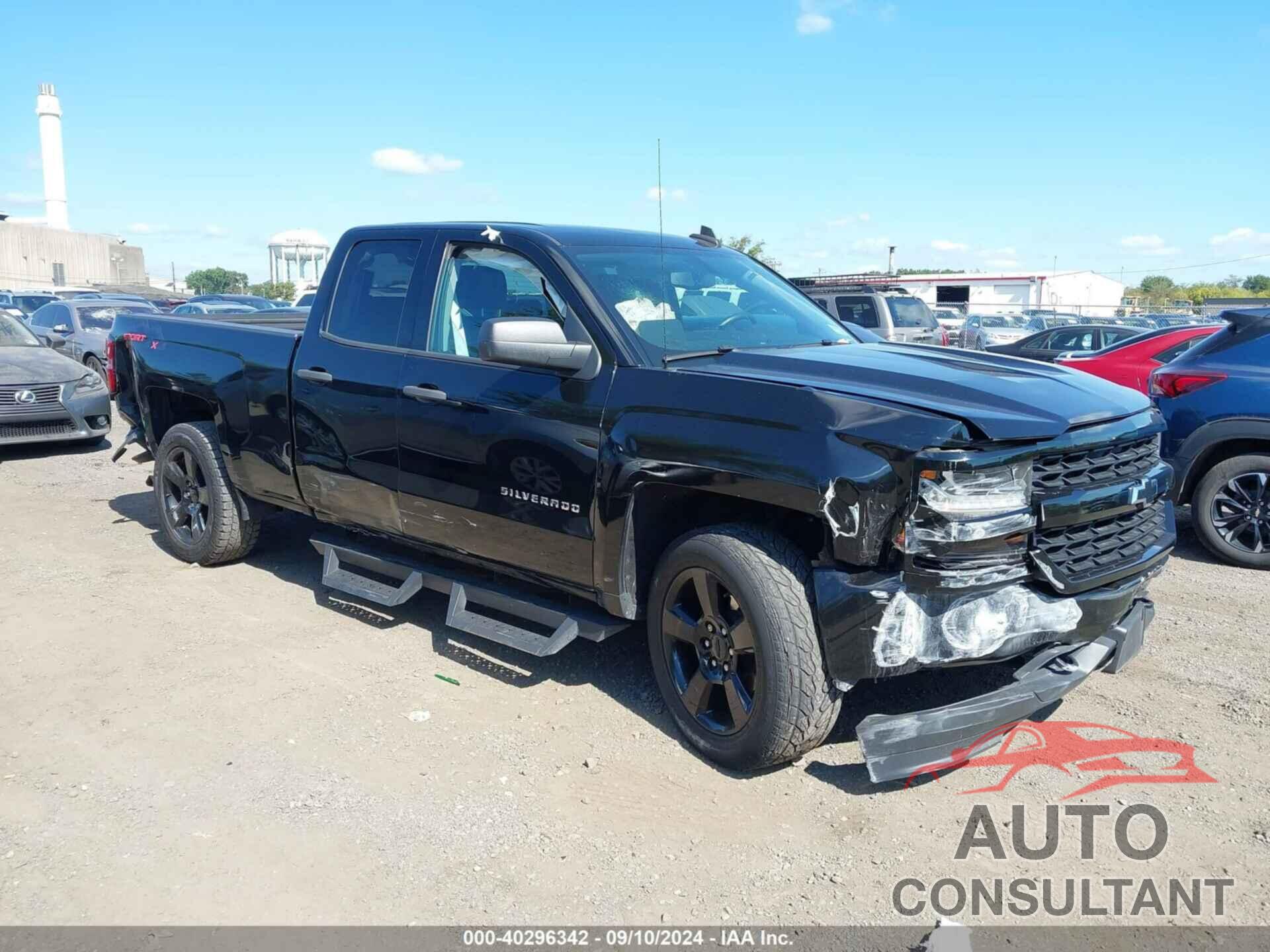 CHEVROLET SILVERADO 1500 2018 - 1GCVKPEC4JZ210058