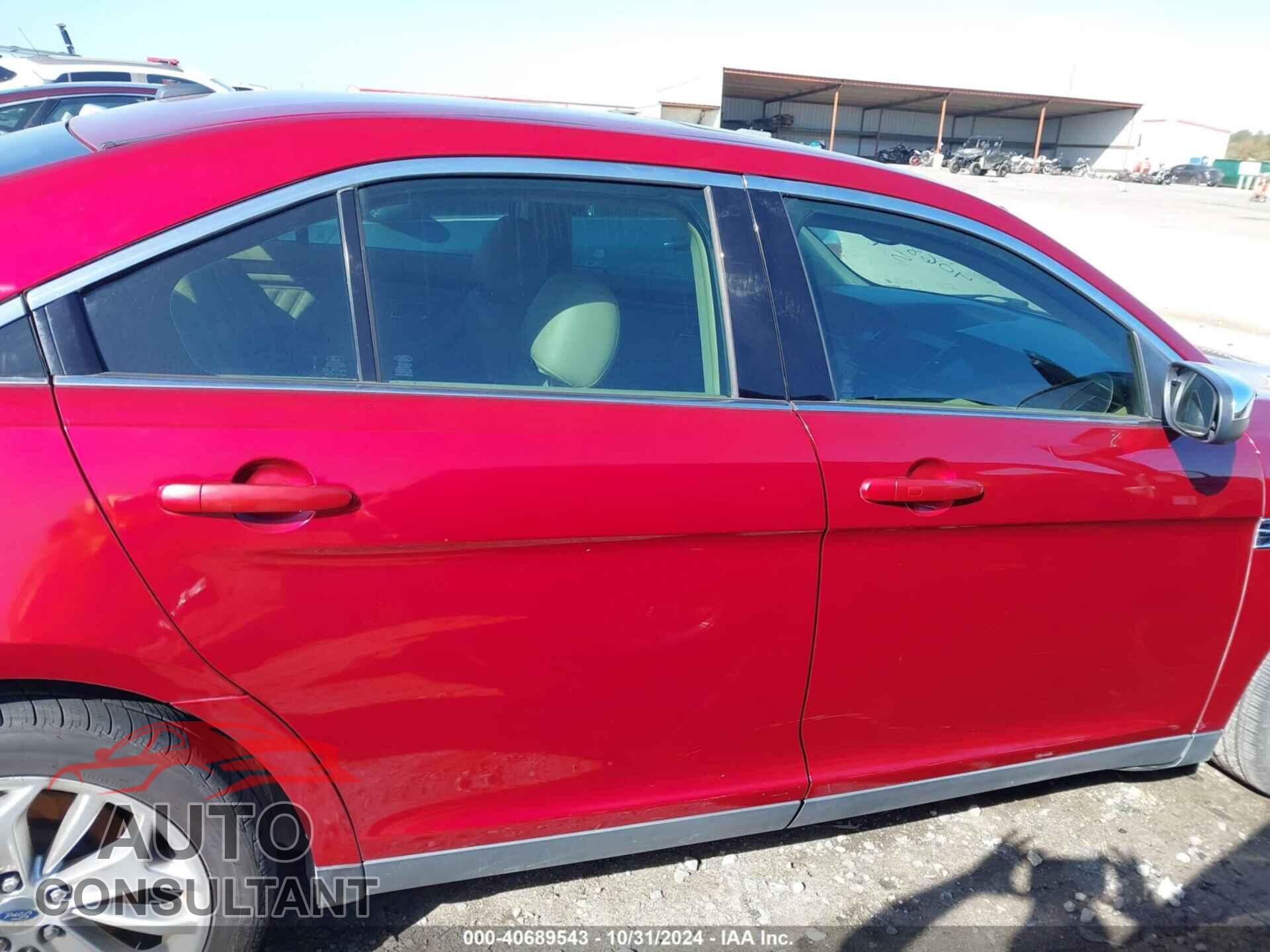 FORD TAURUS 2017 - 1FAHP2F84HG129133