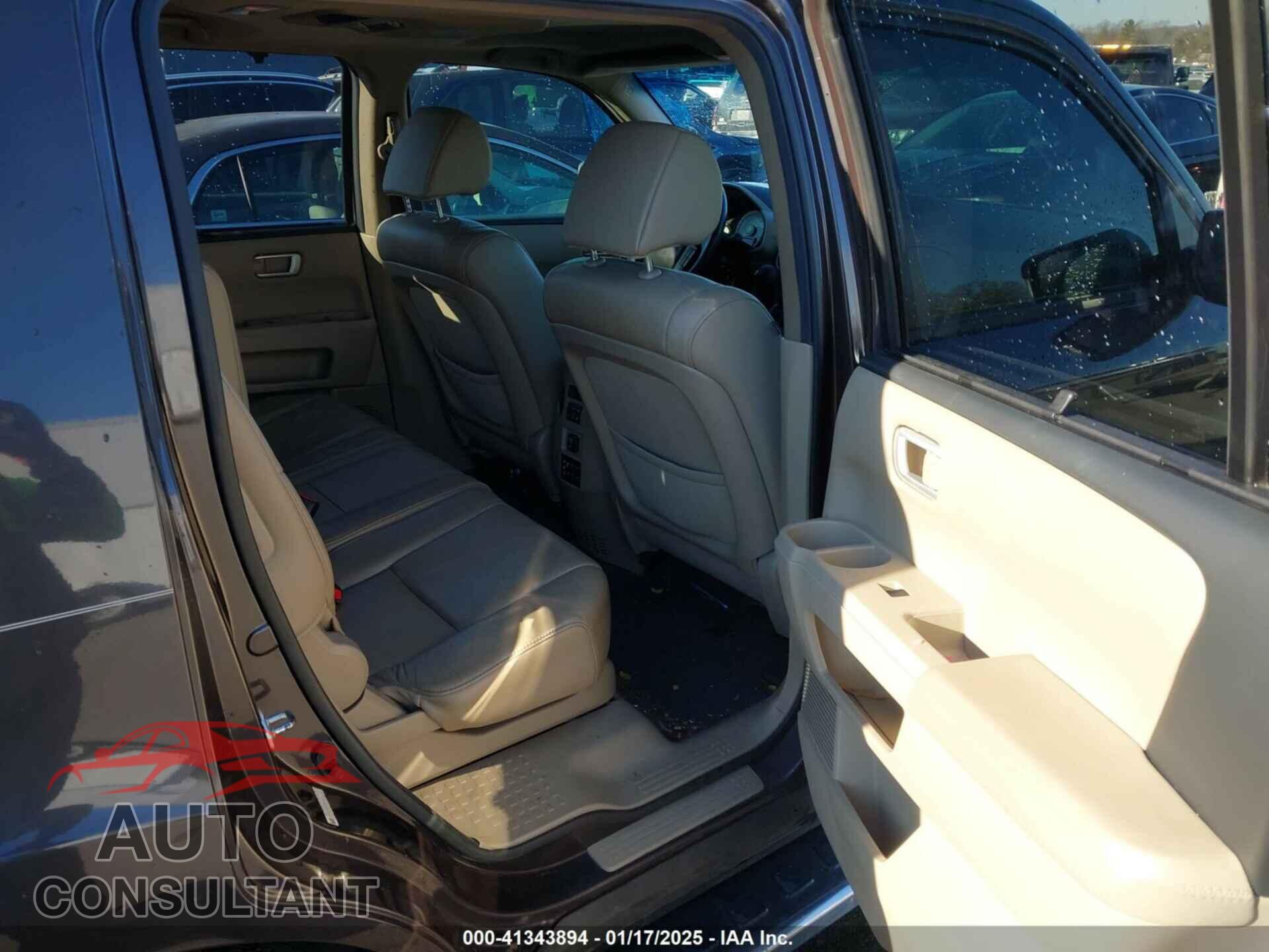 HONDA PILOT 2013 - 5FNYF4H9XDB070124
