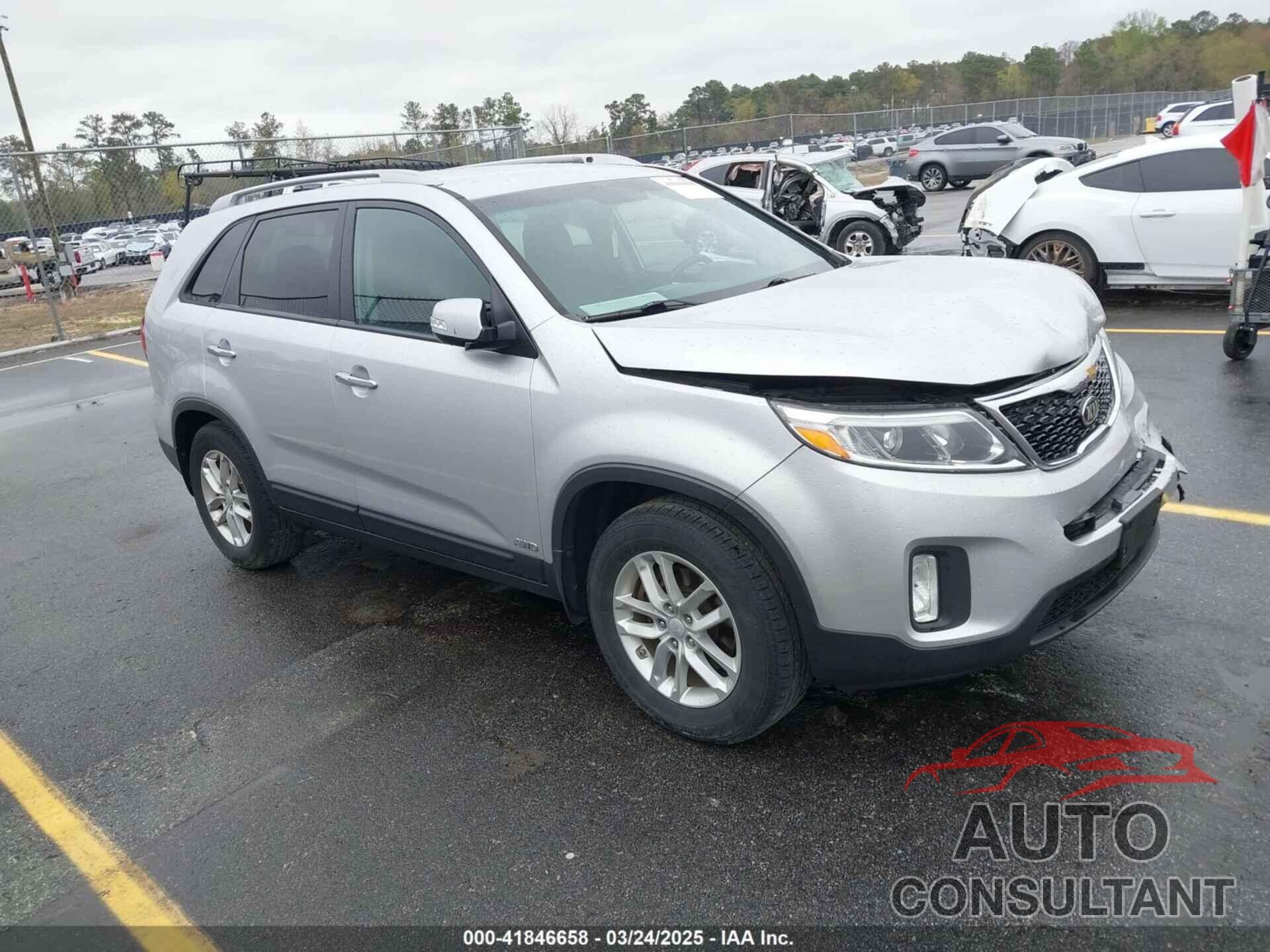 KIA SORENTO 2015 - 5XYKTCA63FG610482