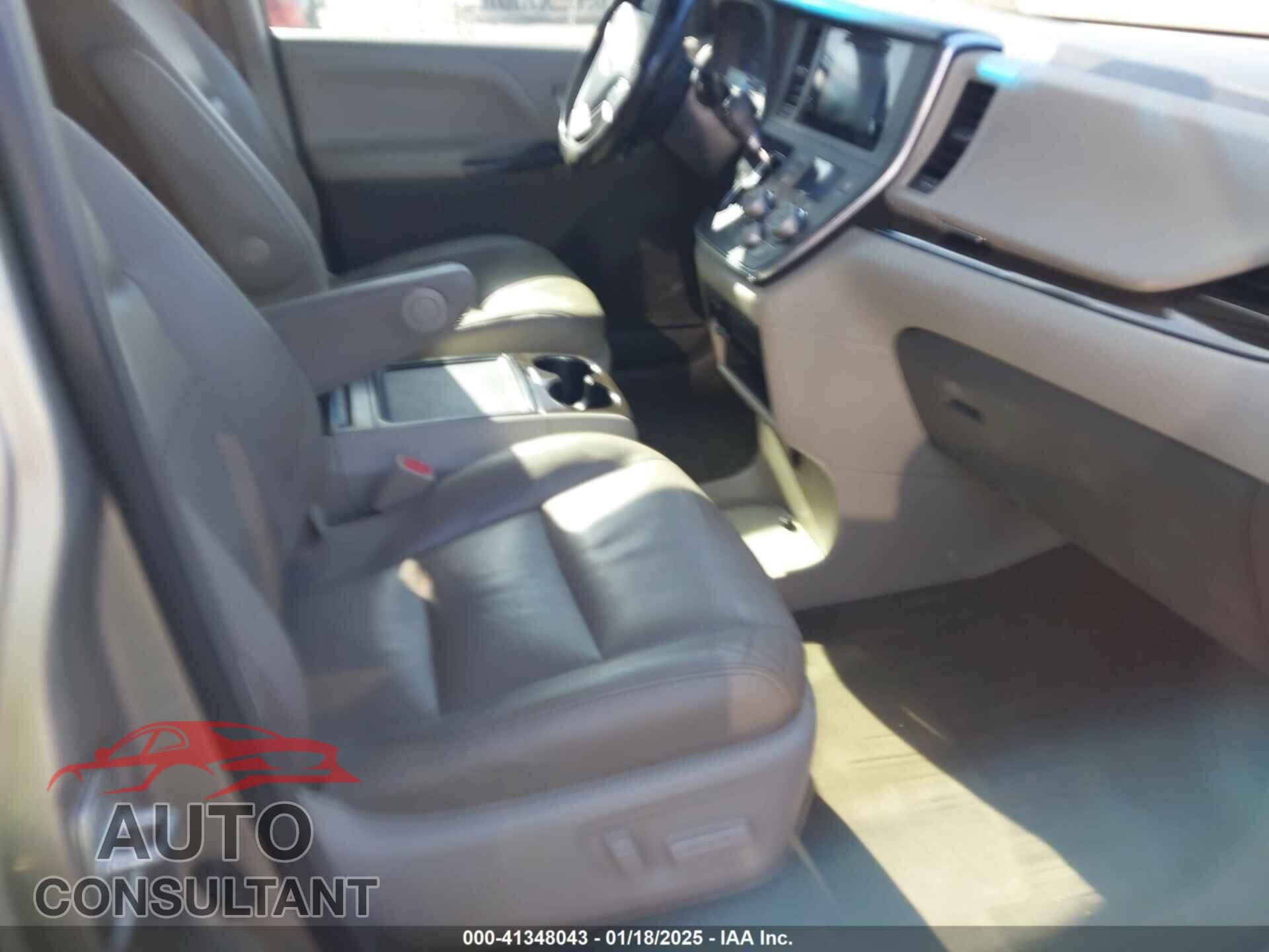 TOYOTA SIENNA 2017 - 5TDYZ3DC2HS800984