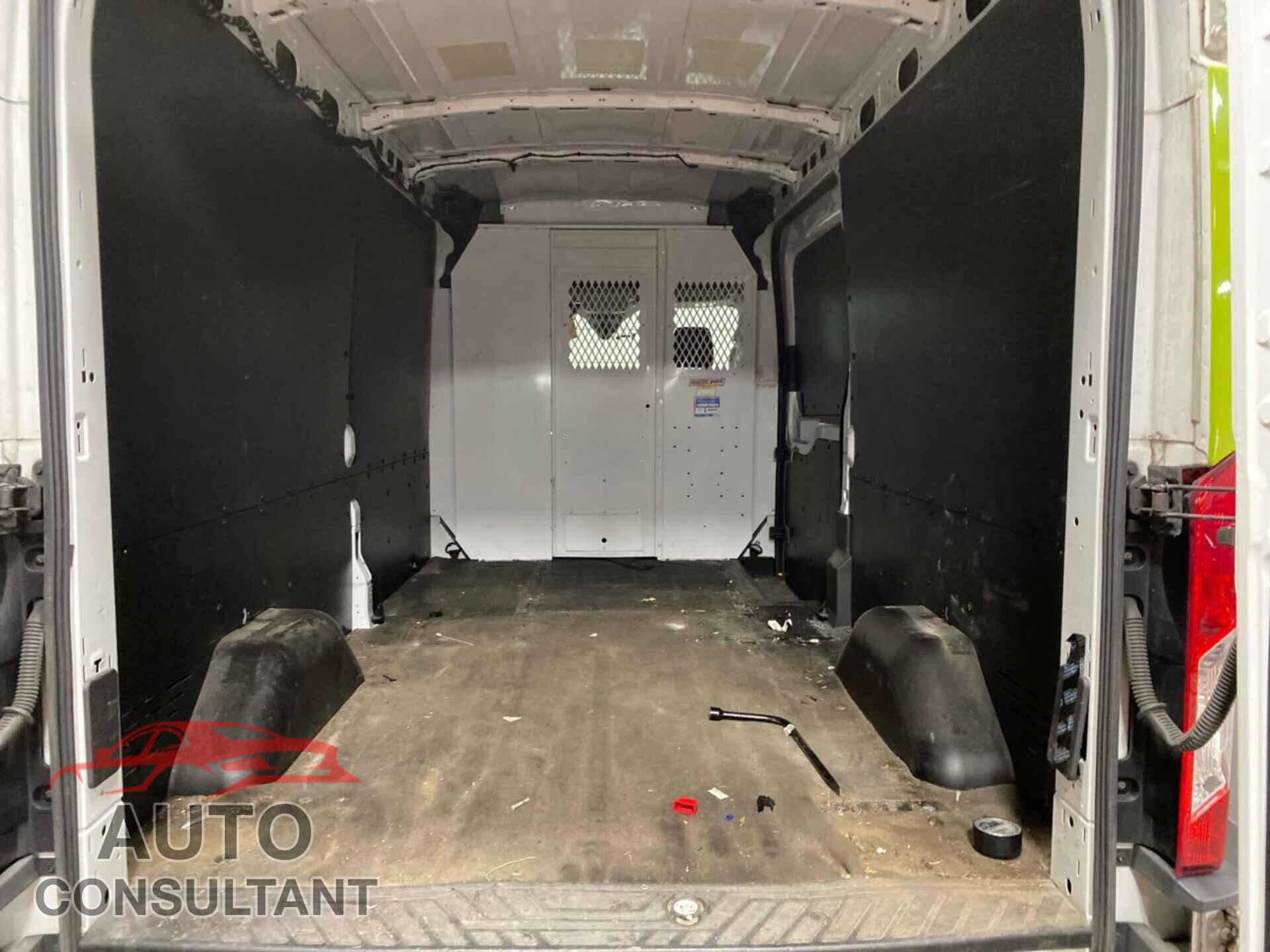 FORD TRANSIT 2017 - 1FTYR2CM1HKA89144
