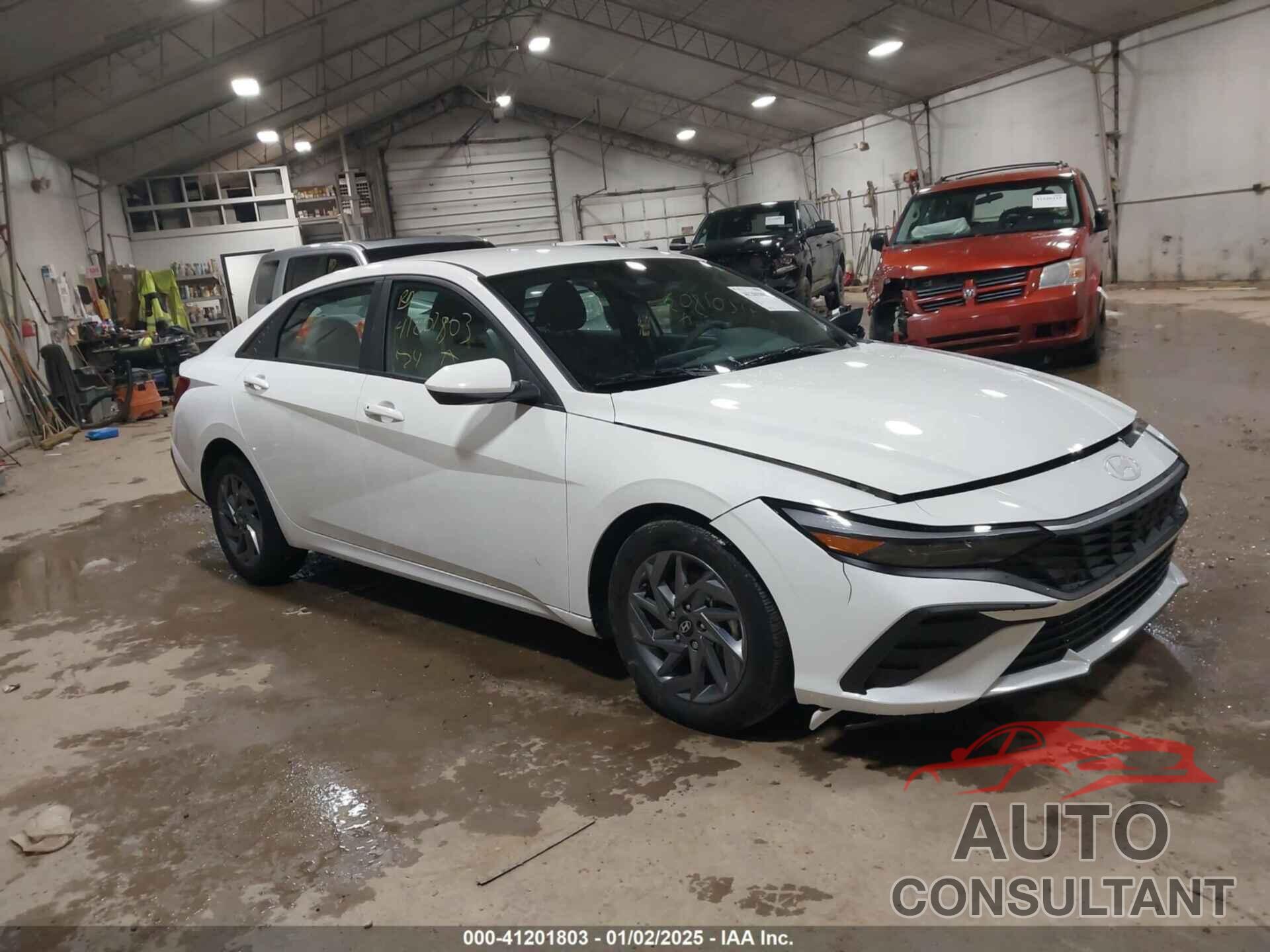 HYUNDAI ELANTRA 2024 - KMHLM4DG3RU690070