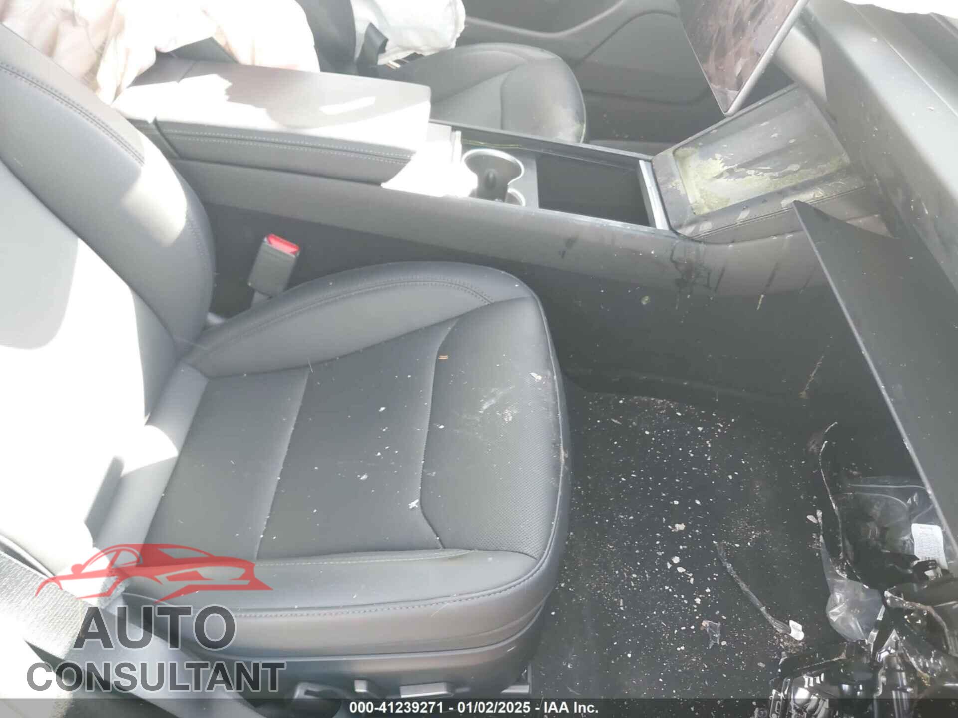 TESLA MODEL 3 2024 - 5YJ3E1EA4RF823499