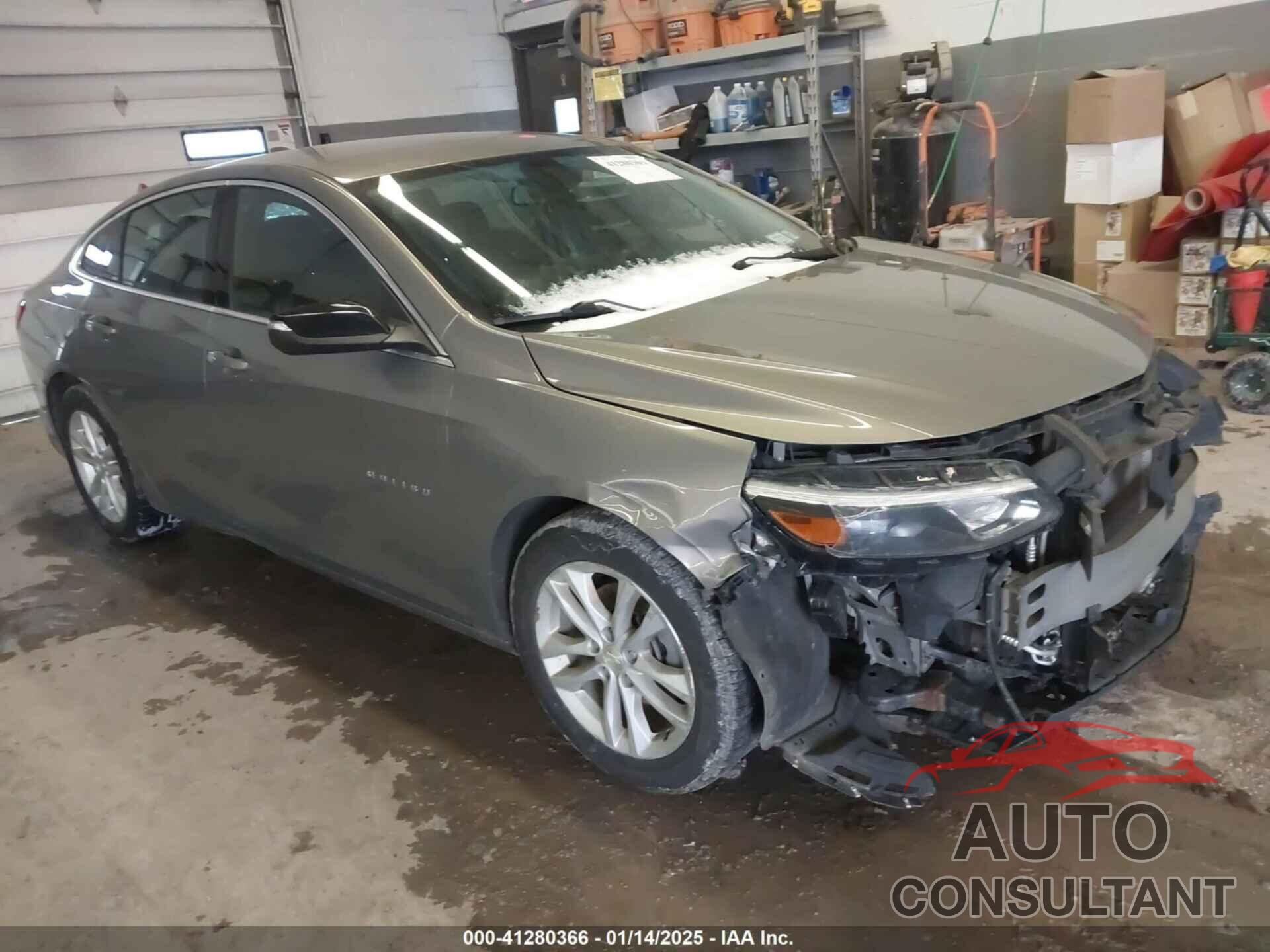 CHEVROLET MALIBU 2018 - 1G1ZD5ST3JF215170