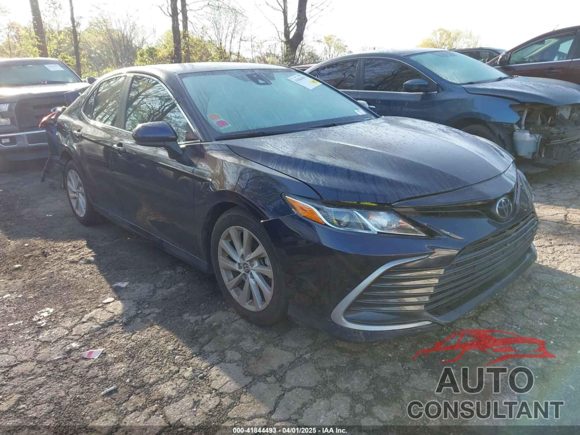 TOYOTA CAMRY 2022 - 4T1C11AK0NU674001