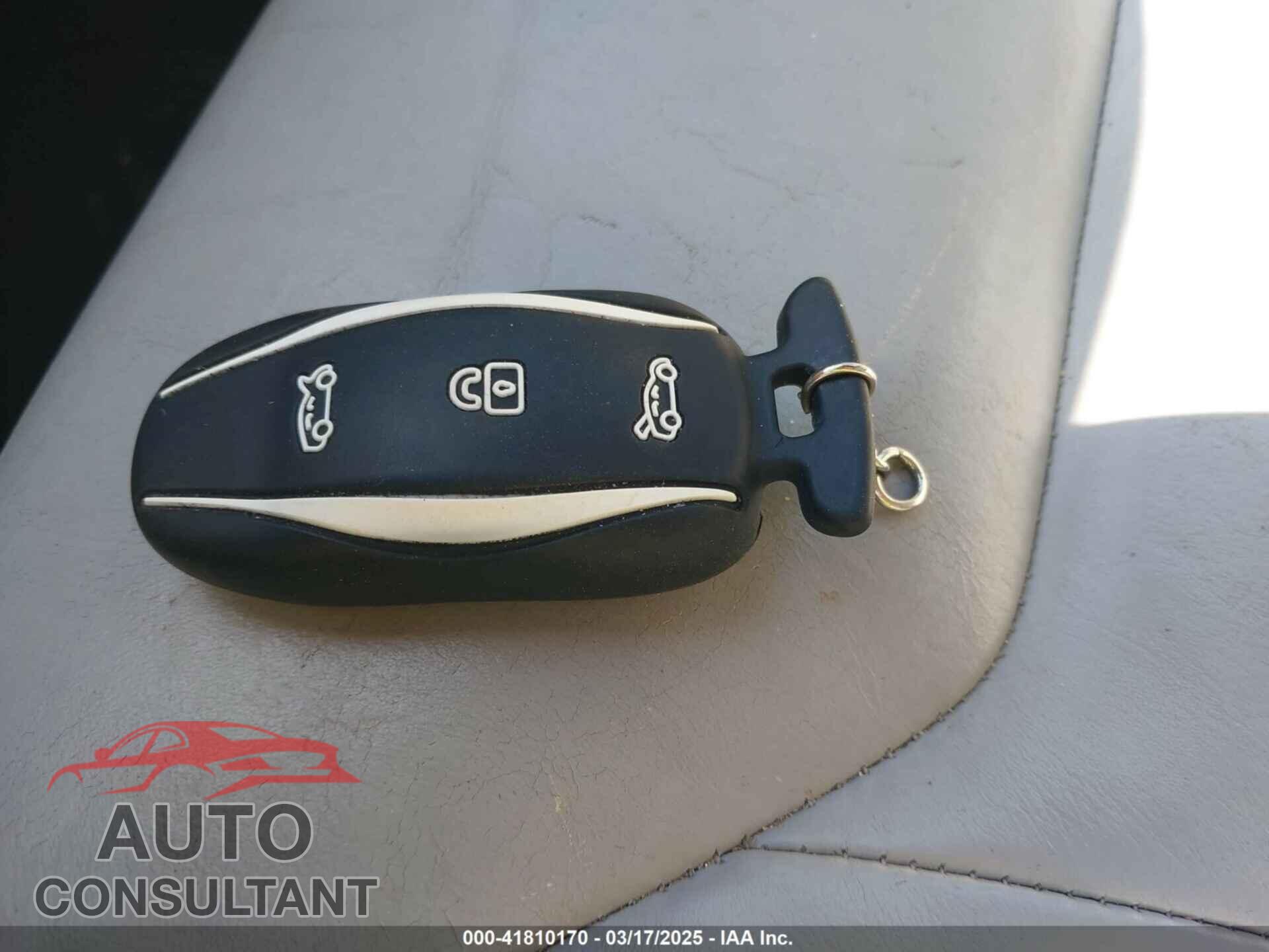 TESLA MODEL S 2015 - 5YJSA1E45FF100323
