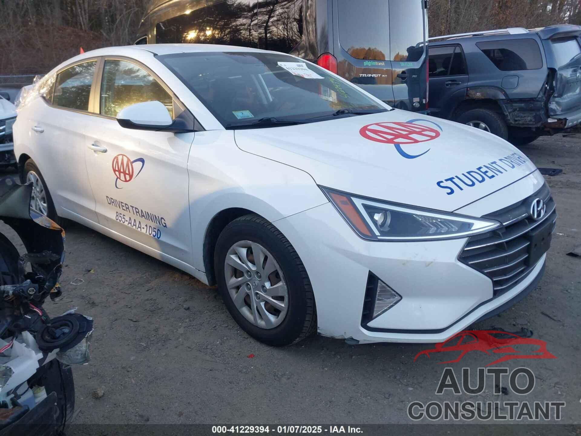HYUNDAI ELANTRA 2019 - 5NPD74LF0KH406242