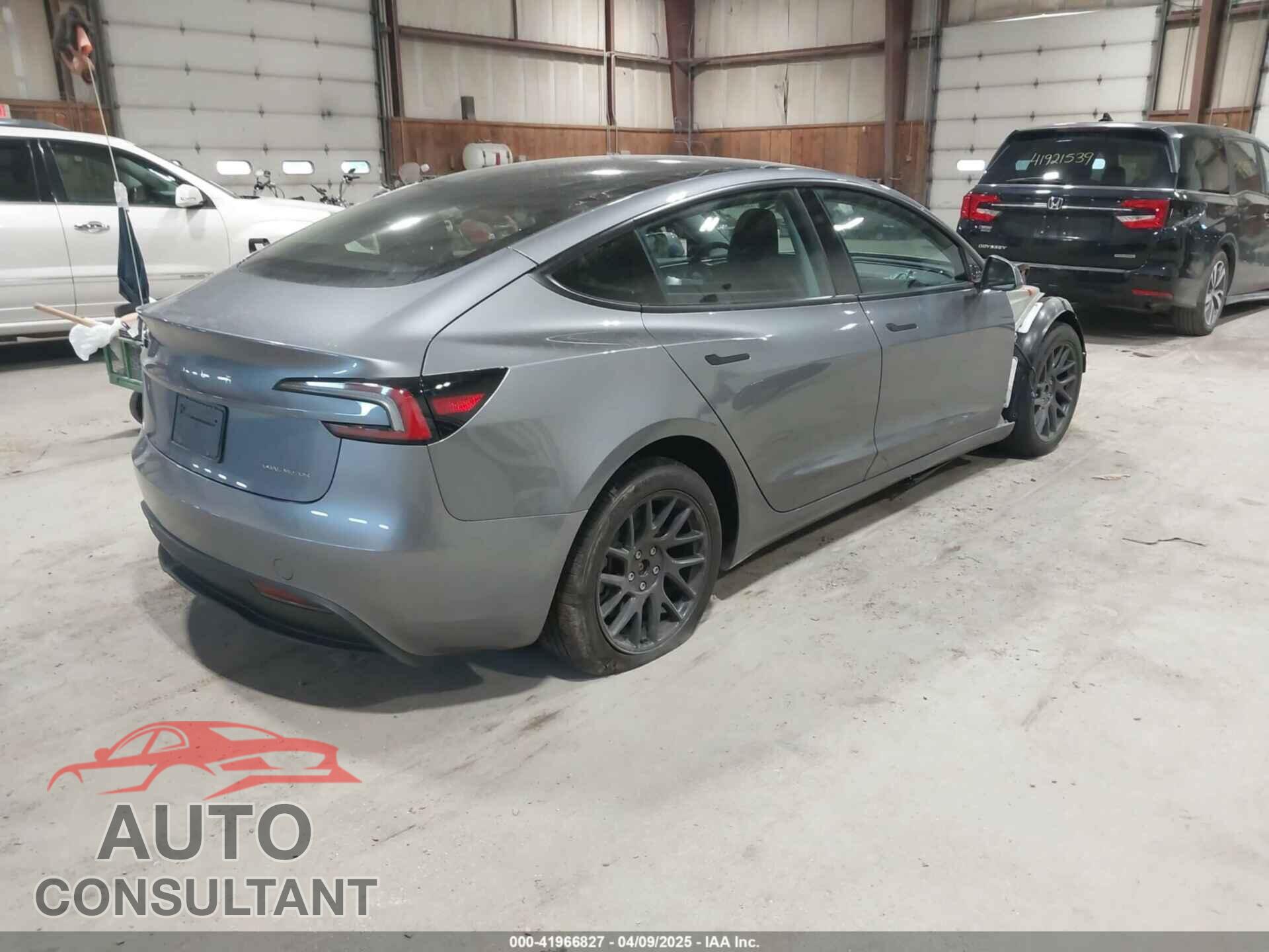 TESLA MODEL 3 2024 - 5YJ3E1EB0RF860736