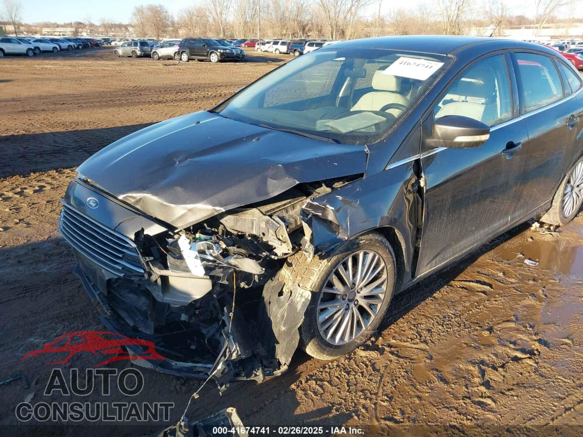 FORD FOCUS 2015 - 1FADP3J28FL348625