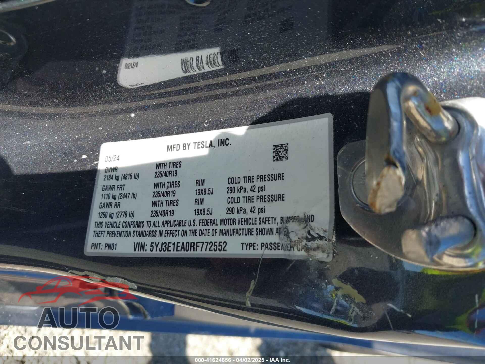 TESLA MODEL 3 2024 - 5YJ3E1EA0RF772552