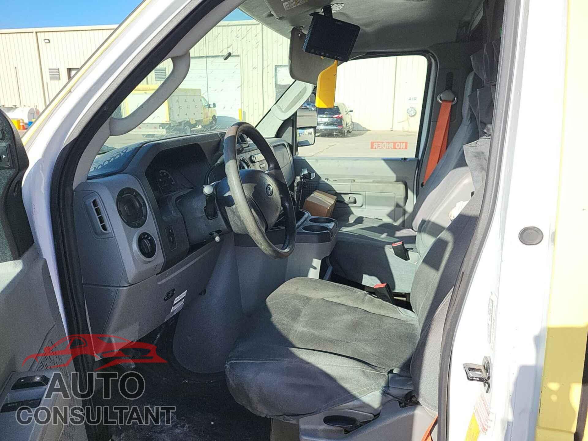 FORD ECONOLINE 2018 - 1FDXE4FS7JDC33282