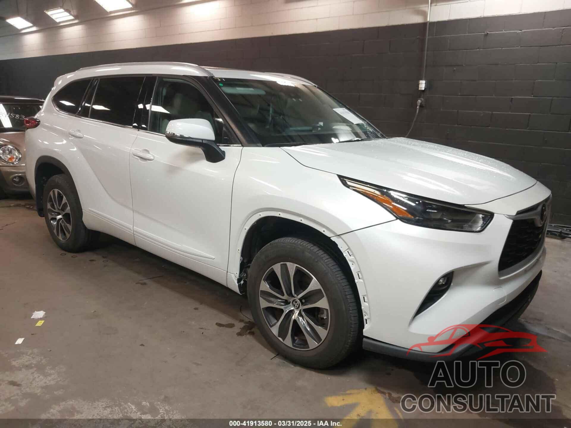 TOYOTA HIGHLANDER 2022 - 5TDGZRBH5NS168930