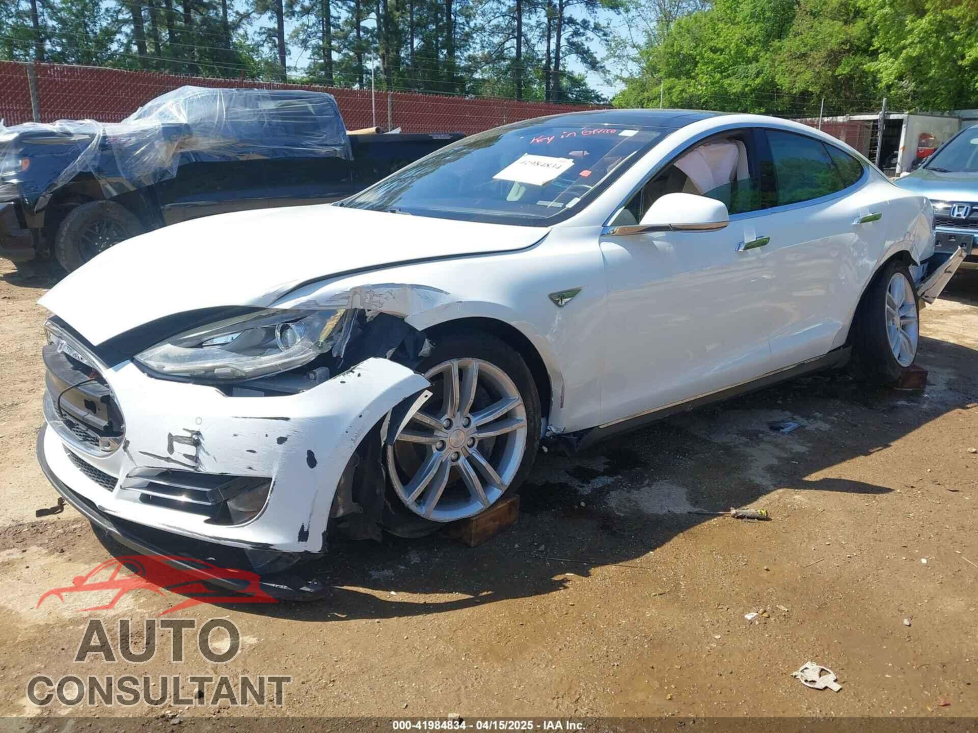 TESLA MODEL S 2013 - 5YJSA1CN6DFP21076