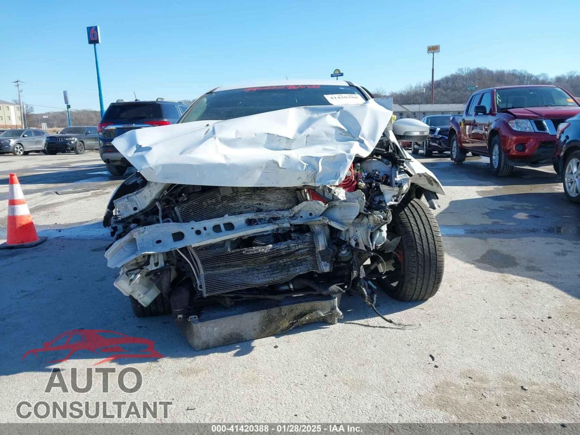 FORD FOCUS 2017 - 1FADP3L93HL333107