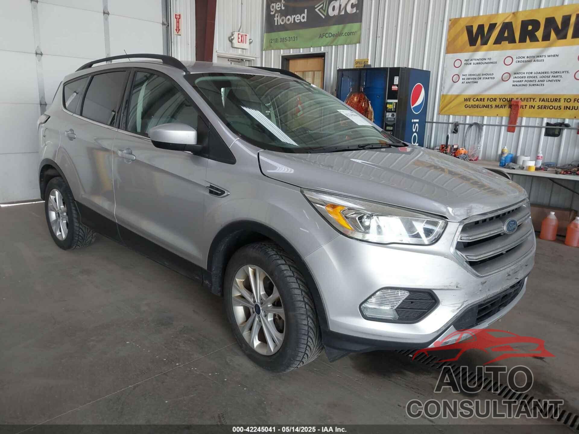 FORD ESCAPE 2017 - 1FMCU9GD5HUD11695