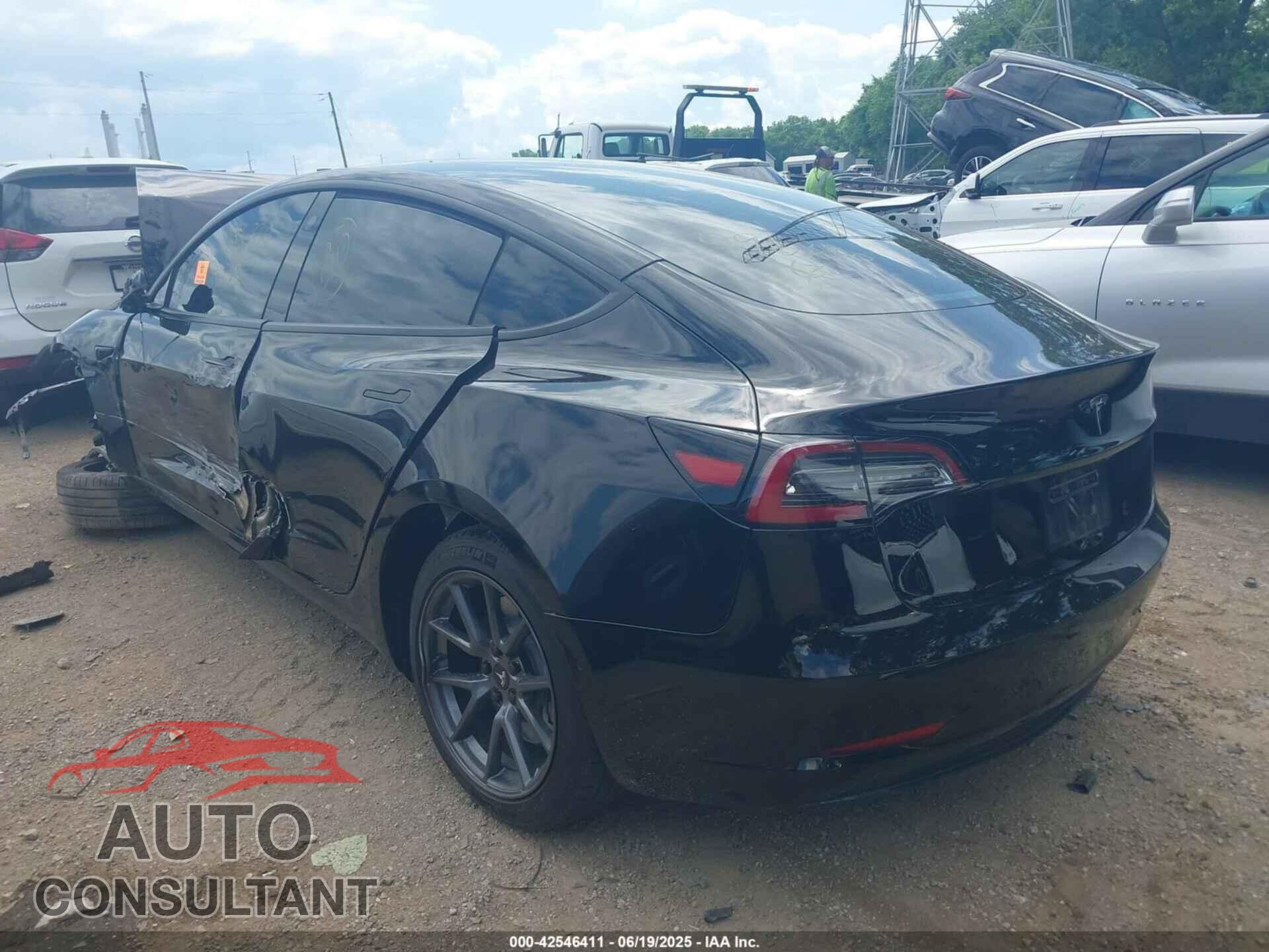 TESLA MODEL 3 2021 - 5YJ3E1EA5MF996330