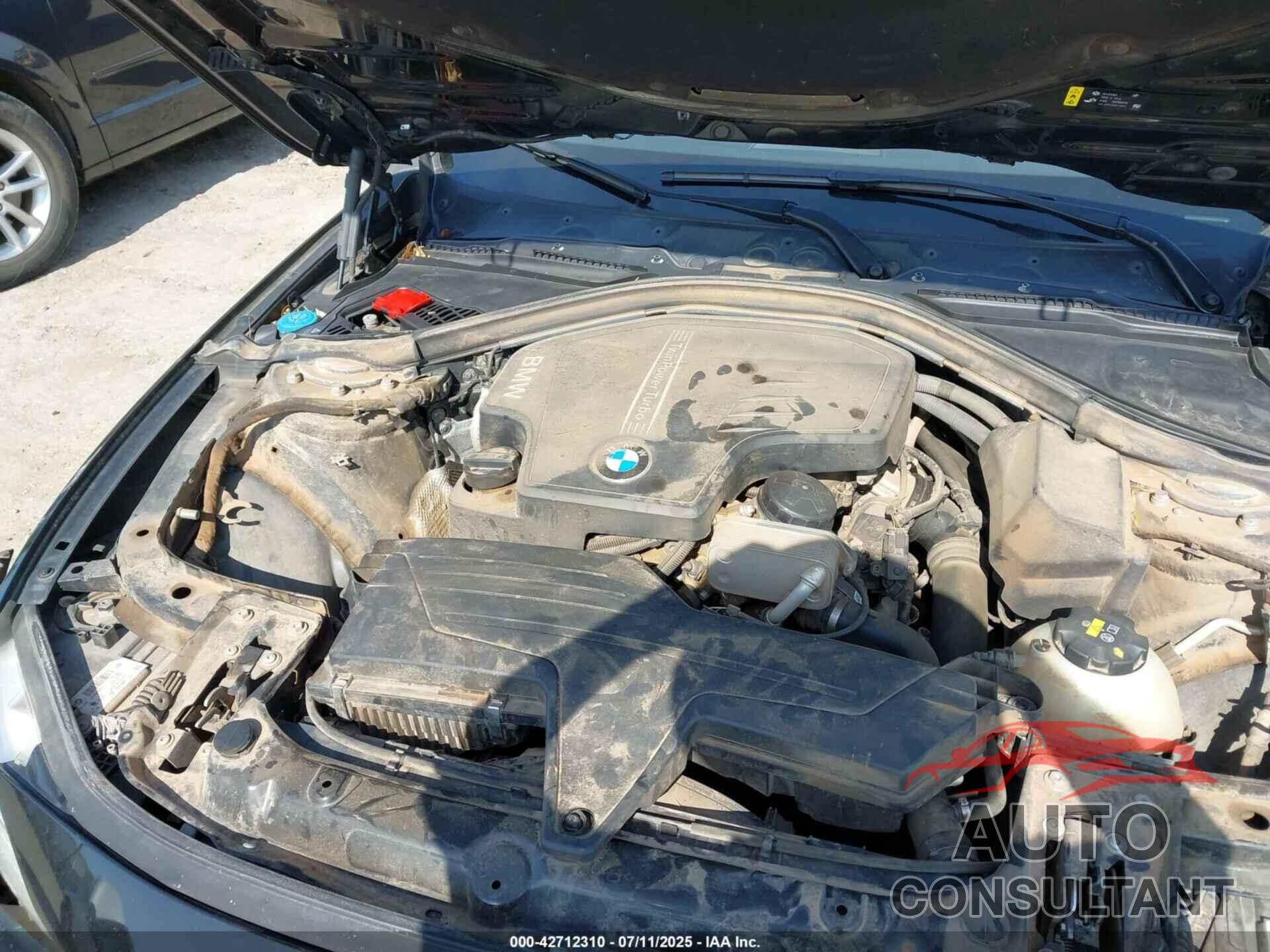 BMW 320I 2018 - WBA8E1G56JNU92529