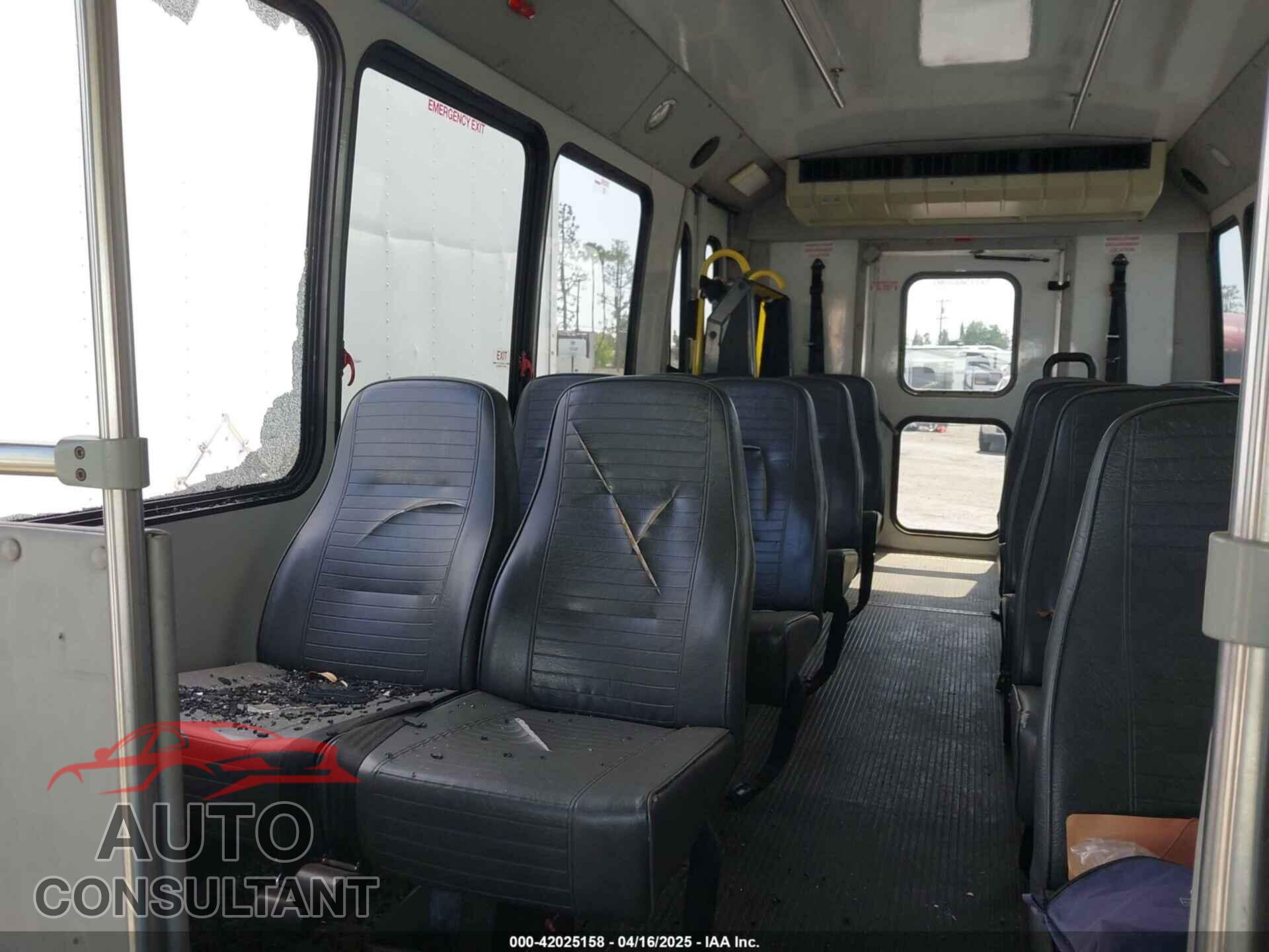 FORD E-450 CUTAWAY 2011 - 1FDFE4FS9BDA63245