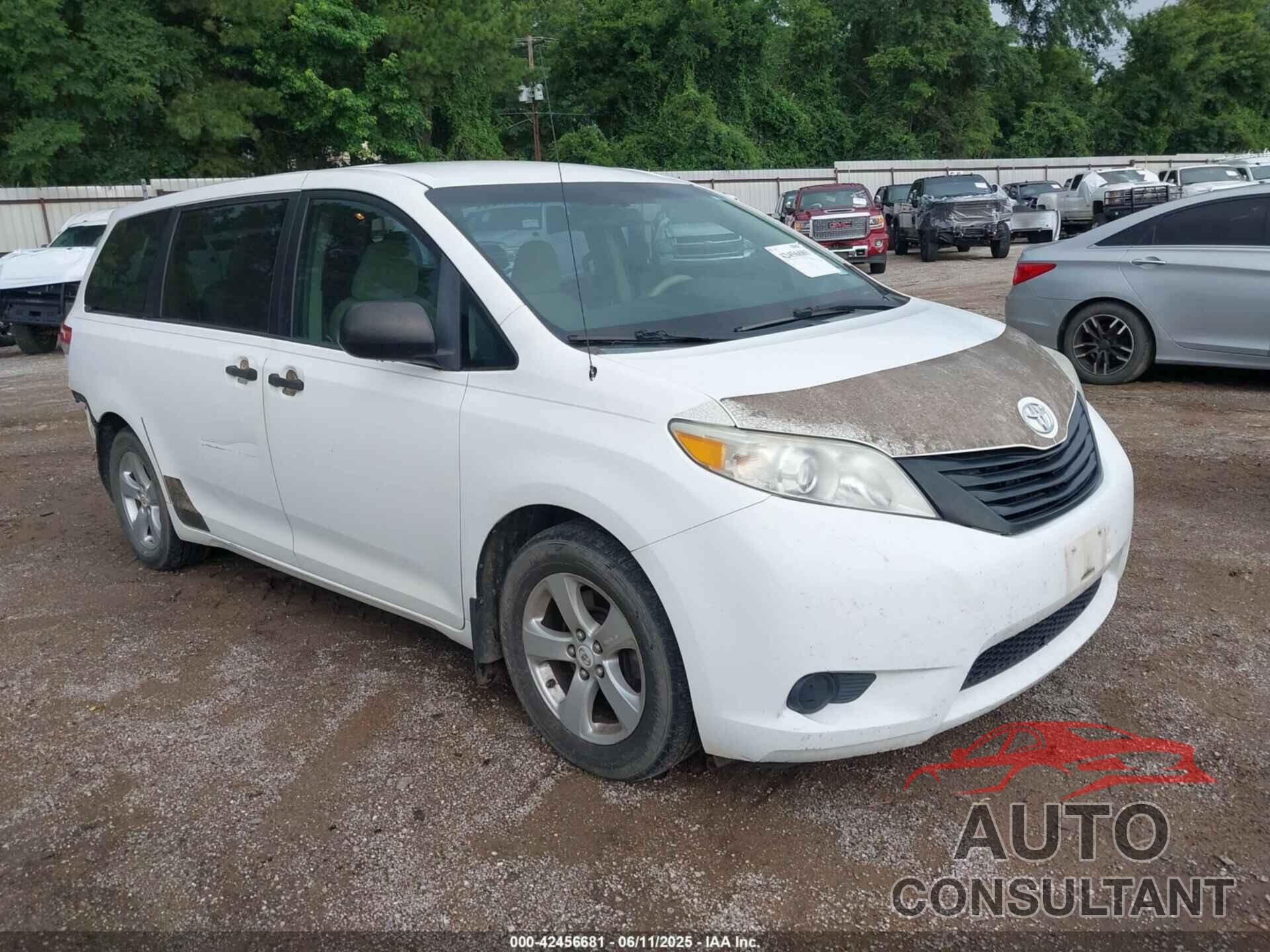 TOYOTA SIENNA 2011 - 5TDZK3DC8BS030631