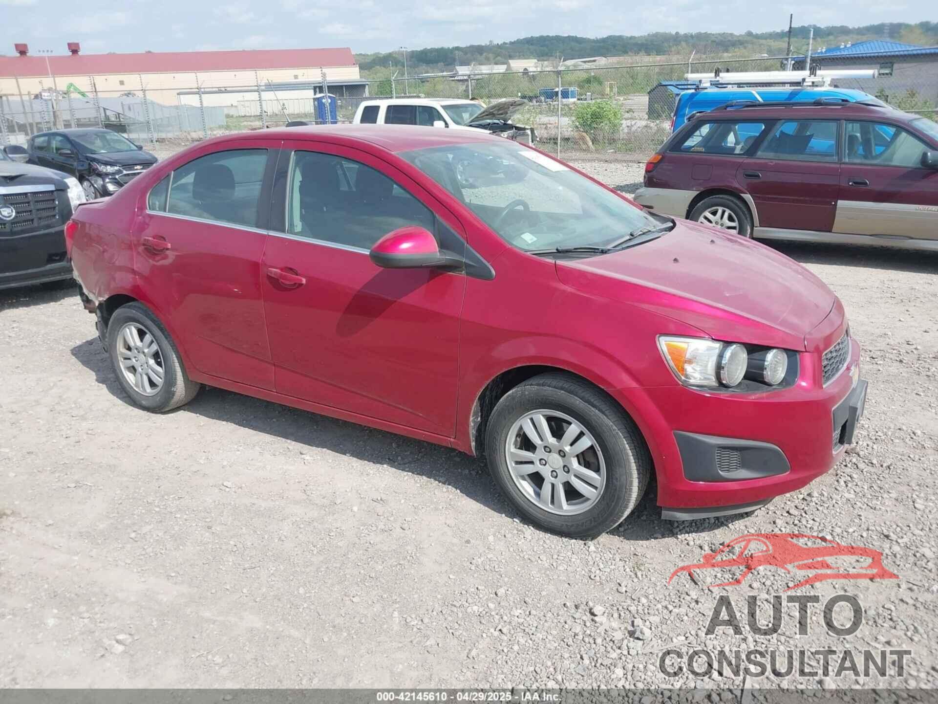CHEVROLET SONIC 2015 - 1G1JC5SH2F4149998