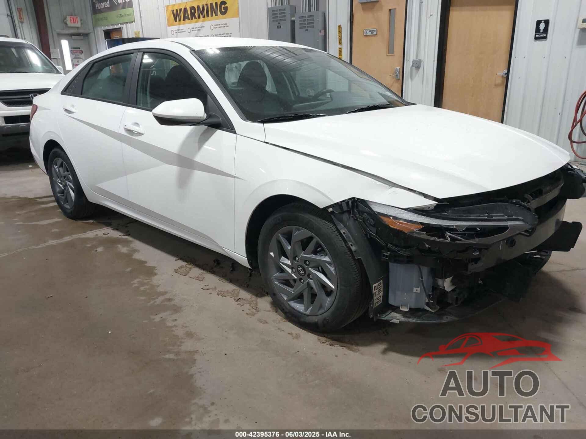 HYUNDAI ELANTRA 2024 - KMHLM4DG5RU785780