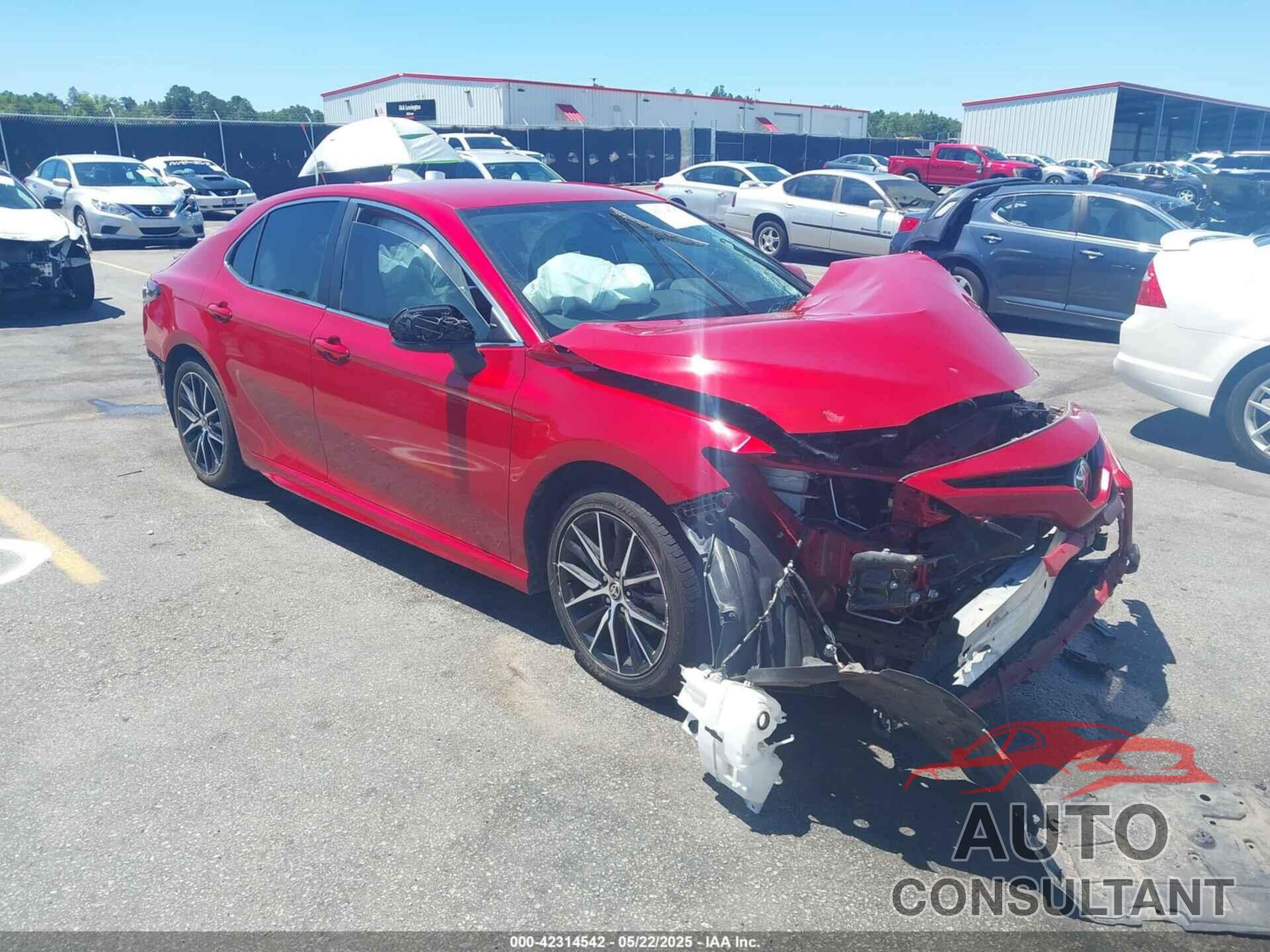TOYOTA CAMRY 2021 - 4T1G11AK0MU448248