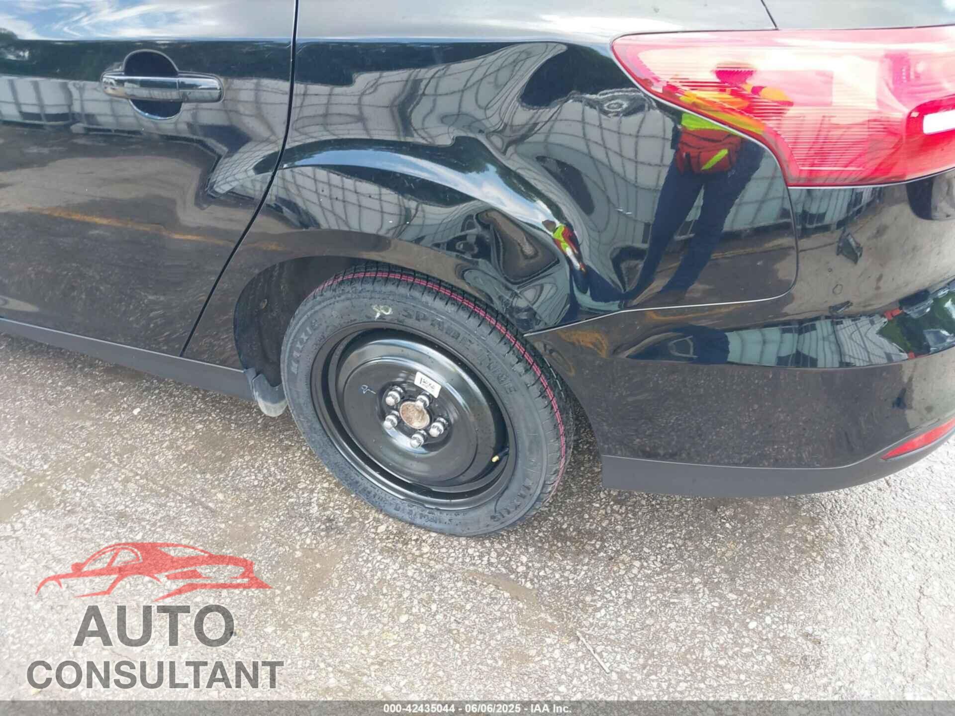 FORD FOCUS 2017 - 1FADP3J26HL280229