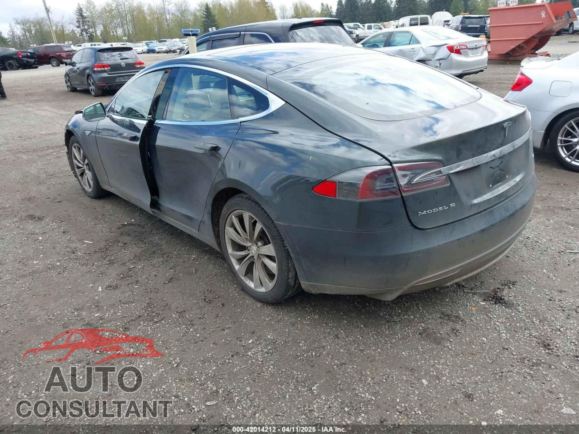TESLA MODEL S 2013 - 5YJSA1CN1DFP27013