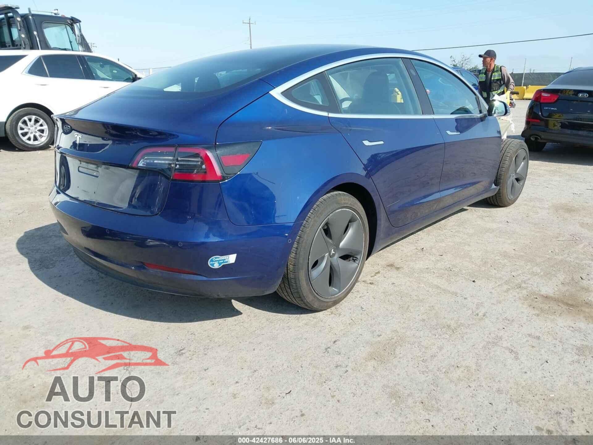 TESLA MODEL 3 2018 - 5YJ3E1EA0JF058957