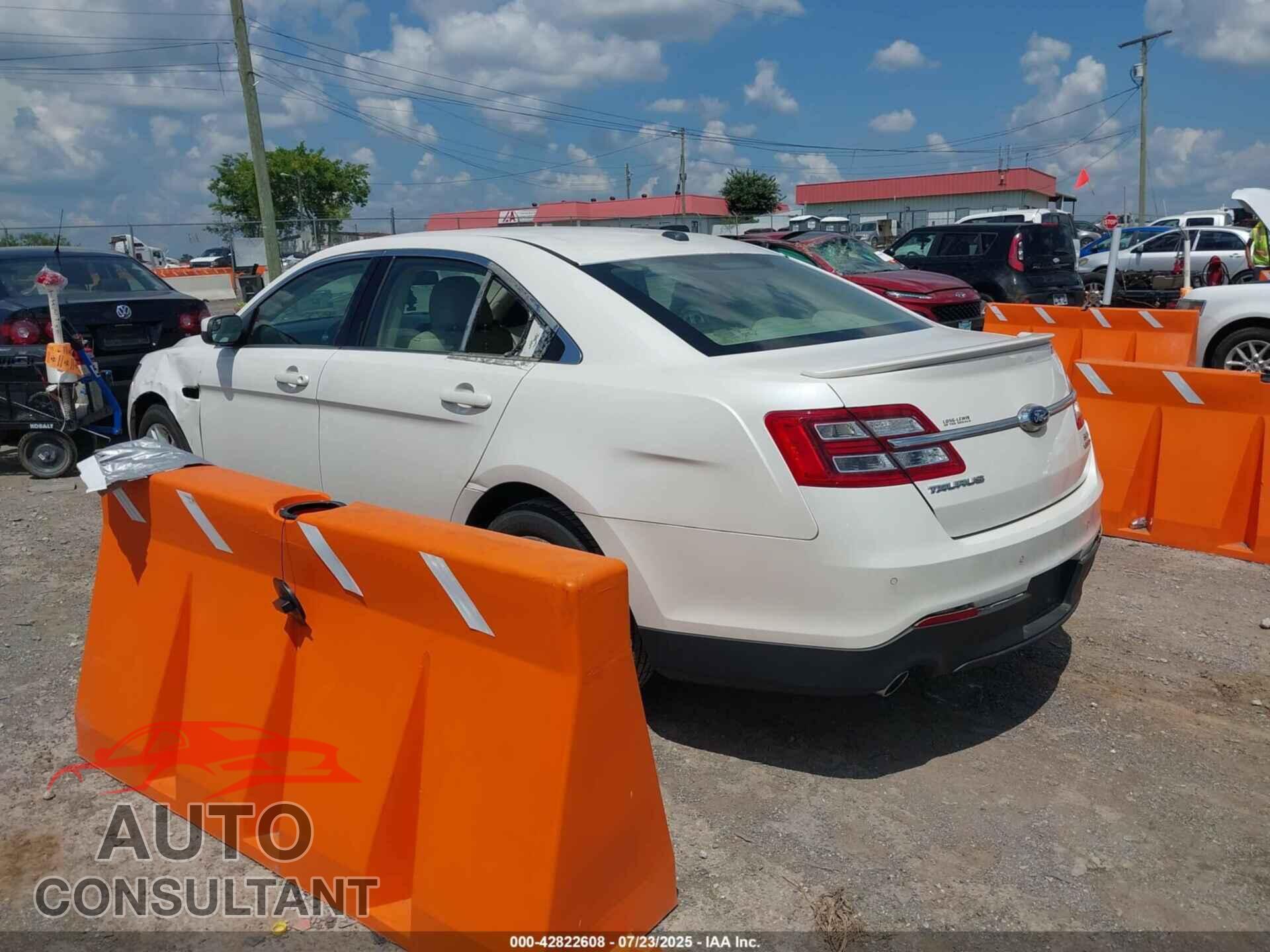 FORD TAURUS 2014 - 1FAHP2E87EG139331