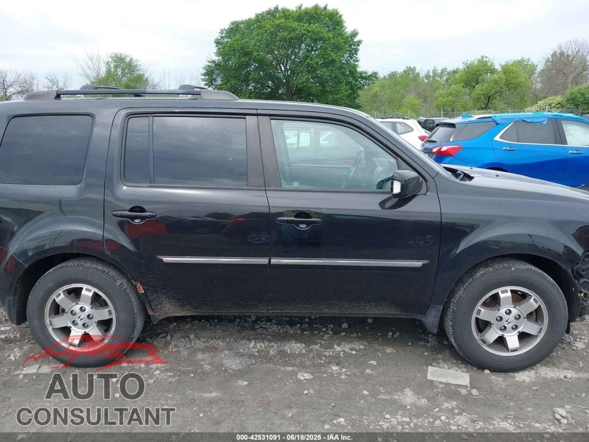 HONDA PILOT 2011 - 5FNYF4H97BB046876