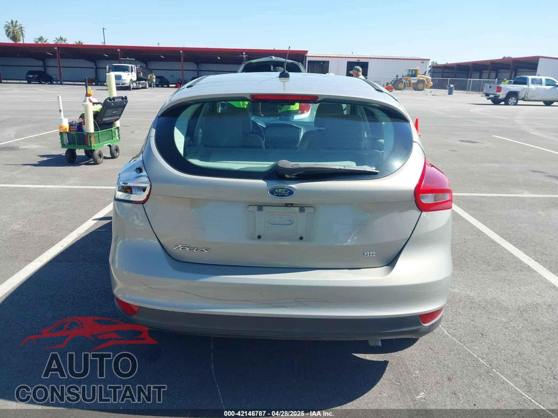 FORD FOCUS 2015 - 1FADP3K21FL222119