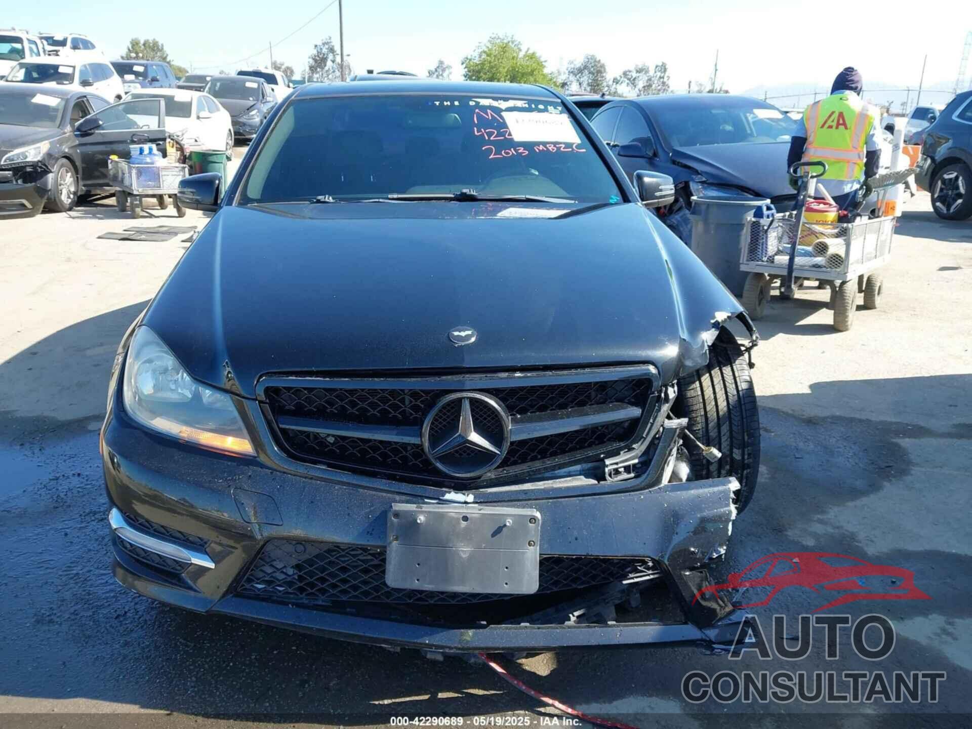 MERCEDES-BENZ C 250 2013 - WDDGF4HB1DR259968