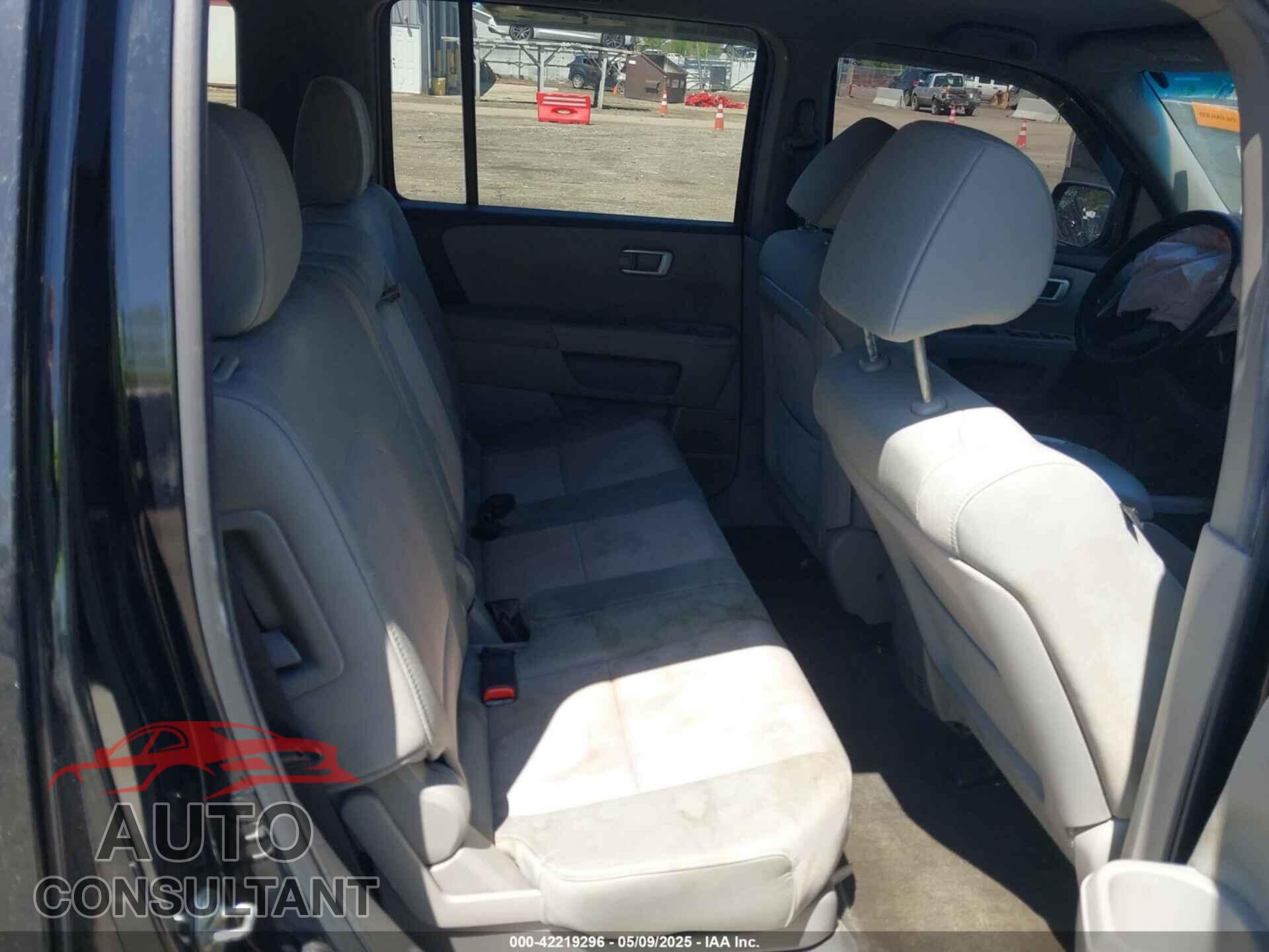 HONDA PILOT 2012 - 5FNYF4H45CB006236