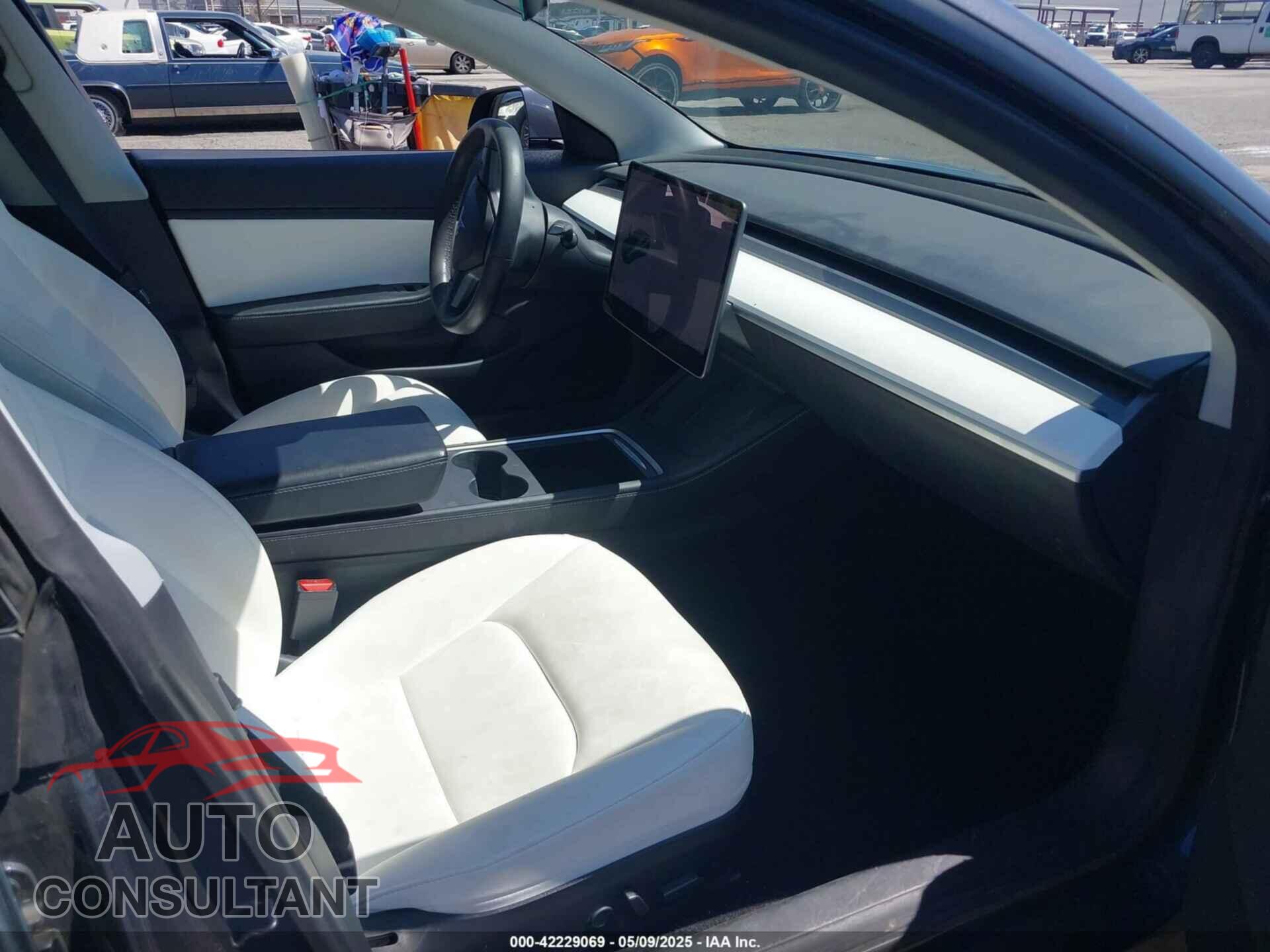 TESLA MODEL 3 2021 - 5YJ3E1EA0MF908736