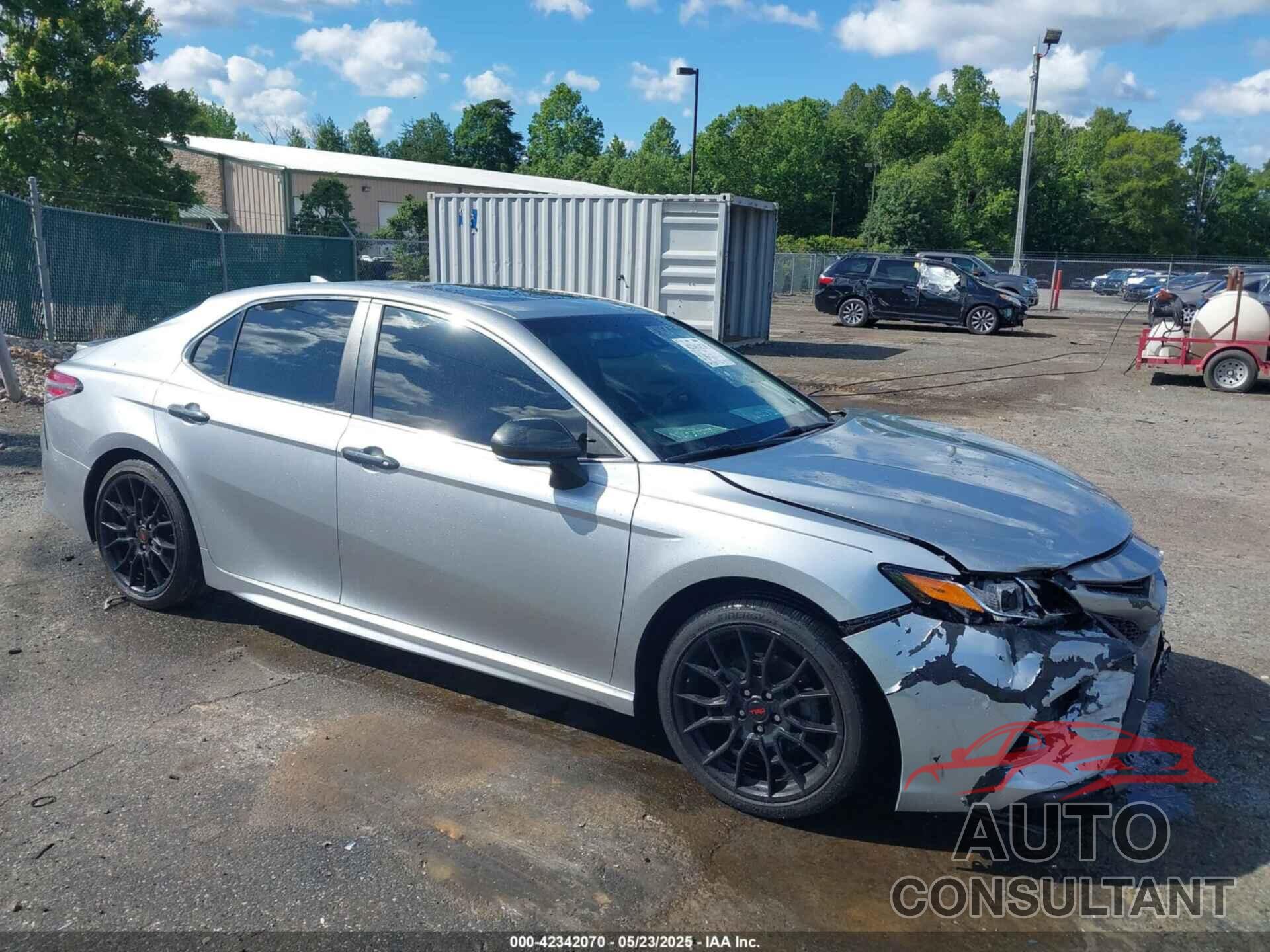 TOYOTA CAMRY 2018 - 4T1B11HK7JU616706