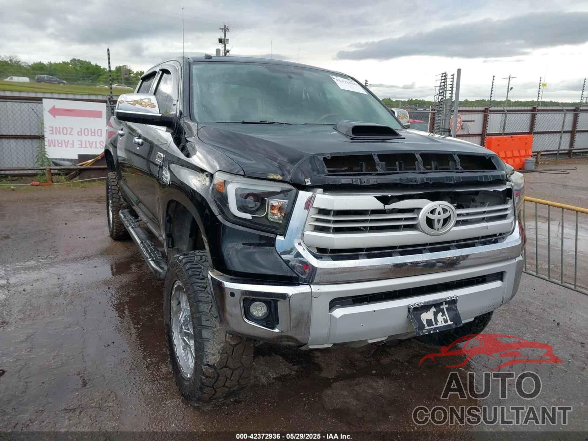TOYOTA TUNDRA 2015 - 5TFAW5F17FX481400