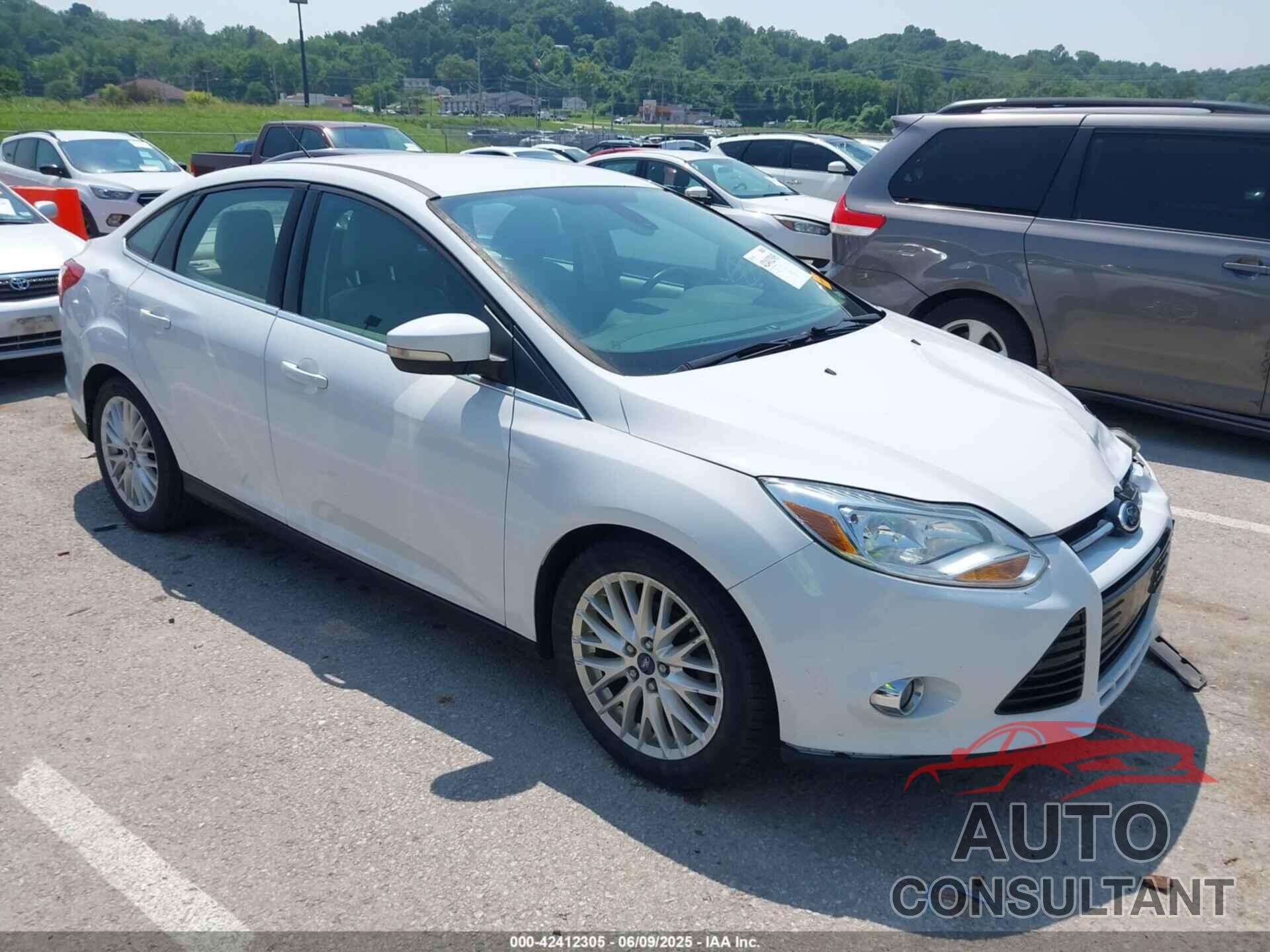 FORD FOCUS 2012 - 1FAHP3H24CL475312