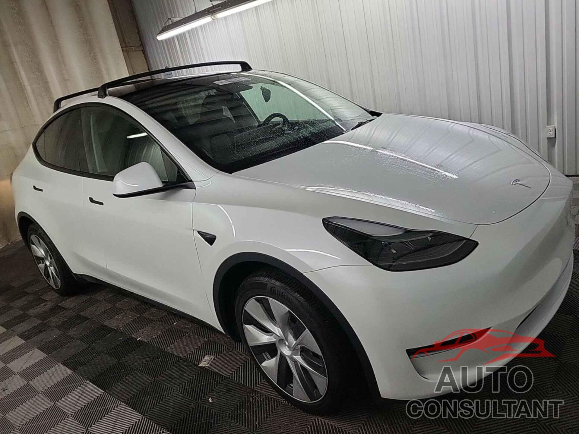 TESLA MODEL Y 2023 - 7SAYGDEE6PF764900