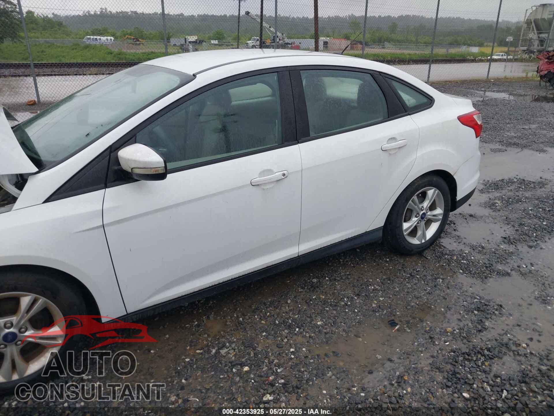 FORD FOCUS 2014 - 1FADP3F27EL284245